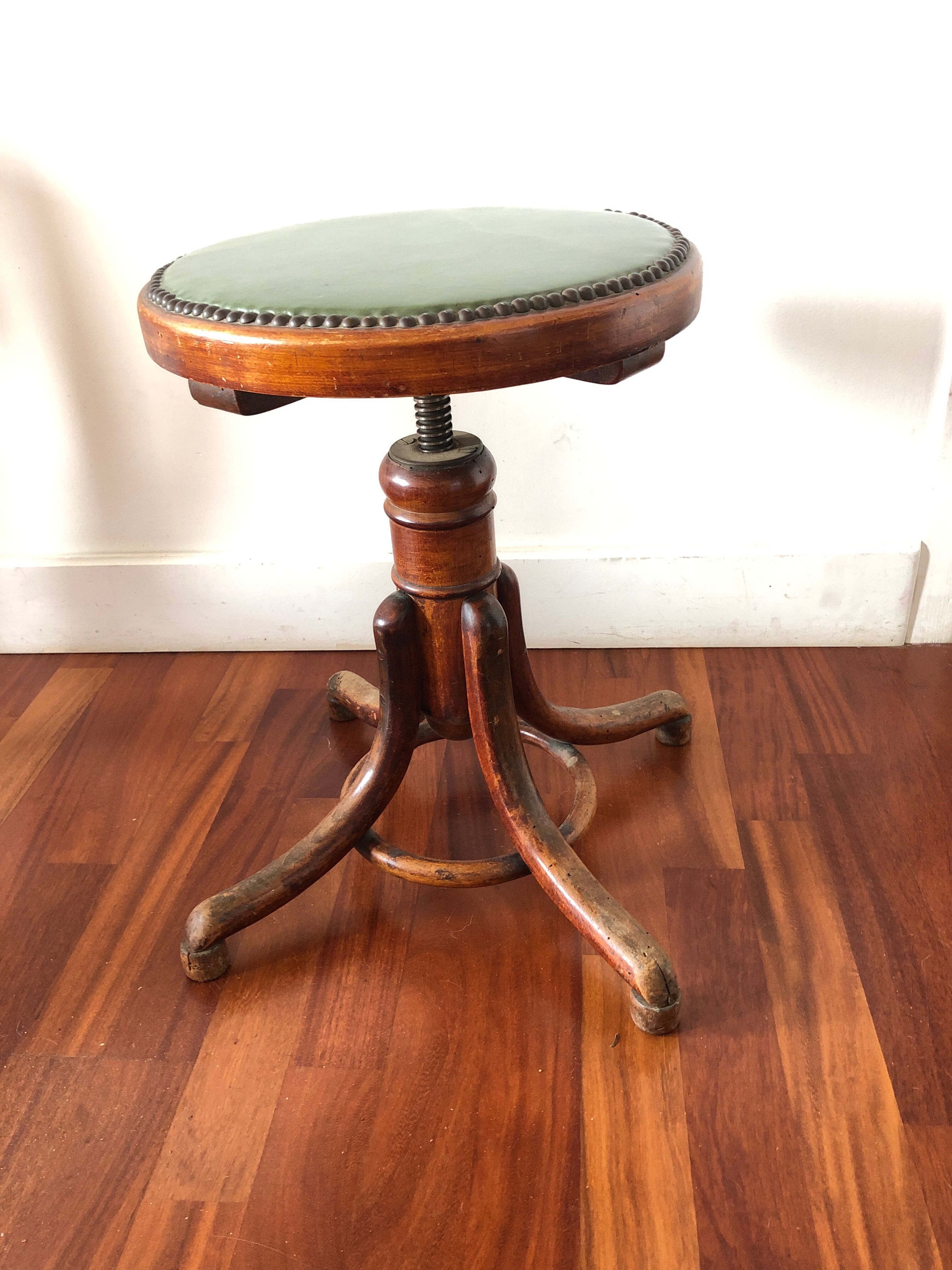 Adjustable stool Thonet