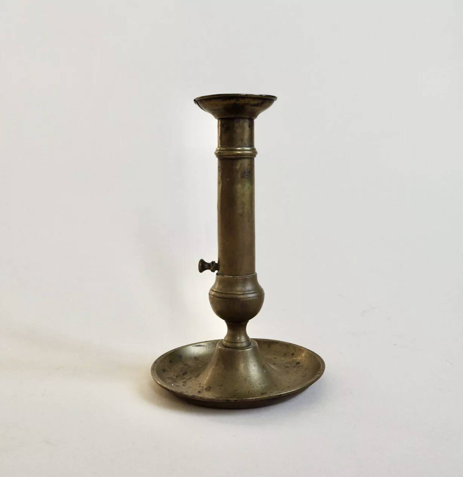 Bougeoir poussoir en laiton