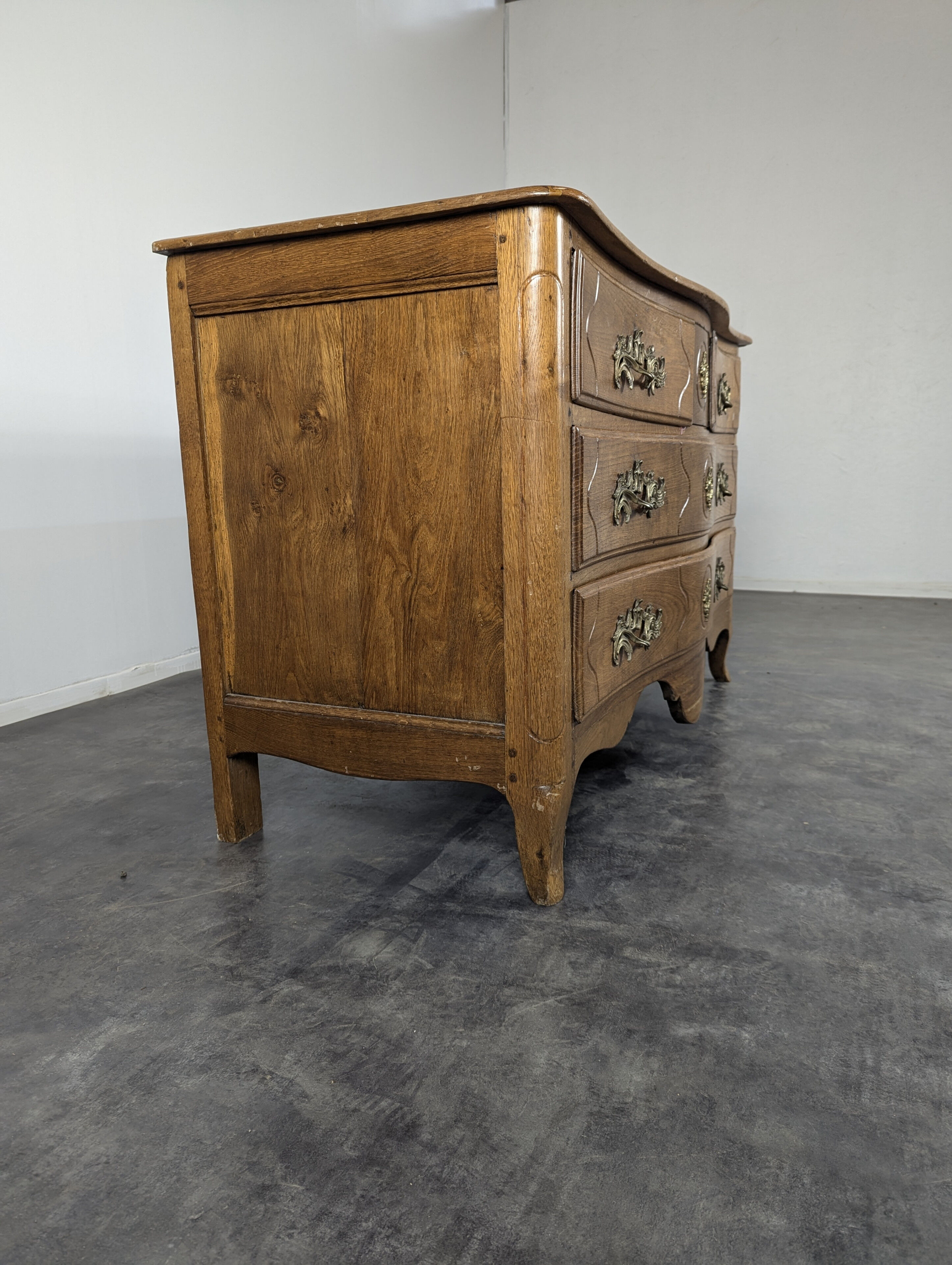 Louis XV period chest of drawers in light oak