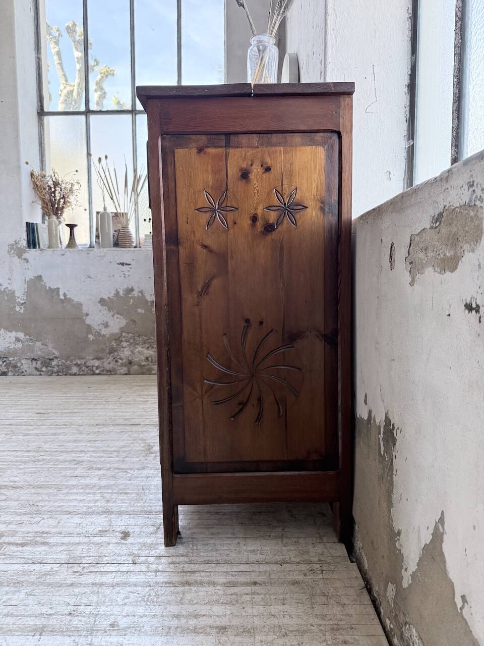 Jam cupboard, popular Savoyard art, 1950s.