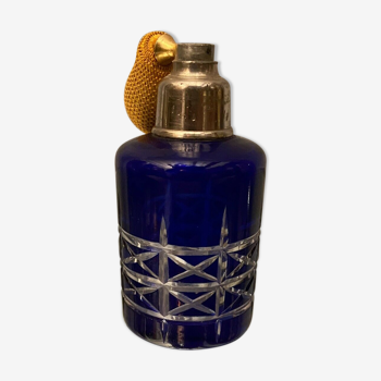 Flacon à parfum vaporisateur en cristal taillé teinté bleu