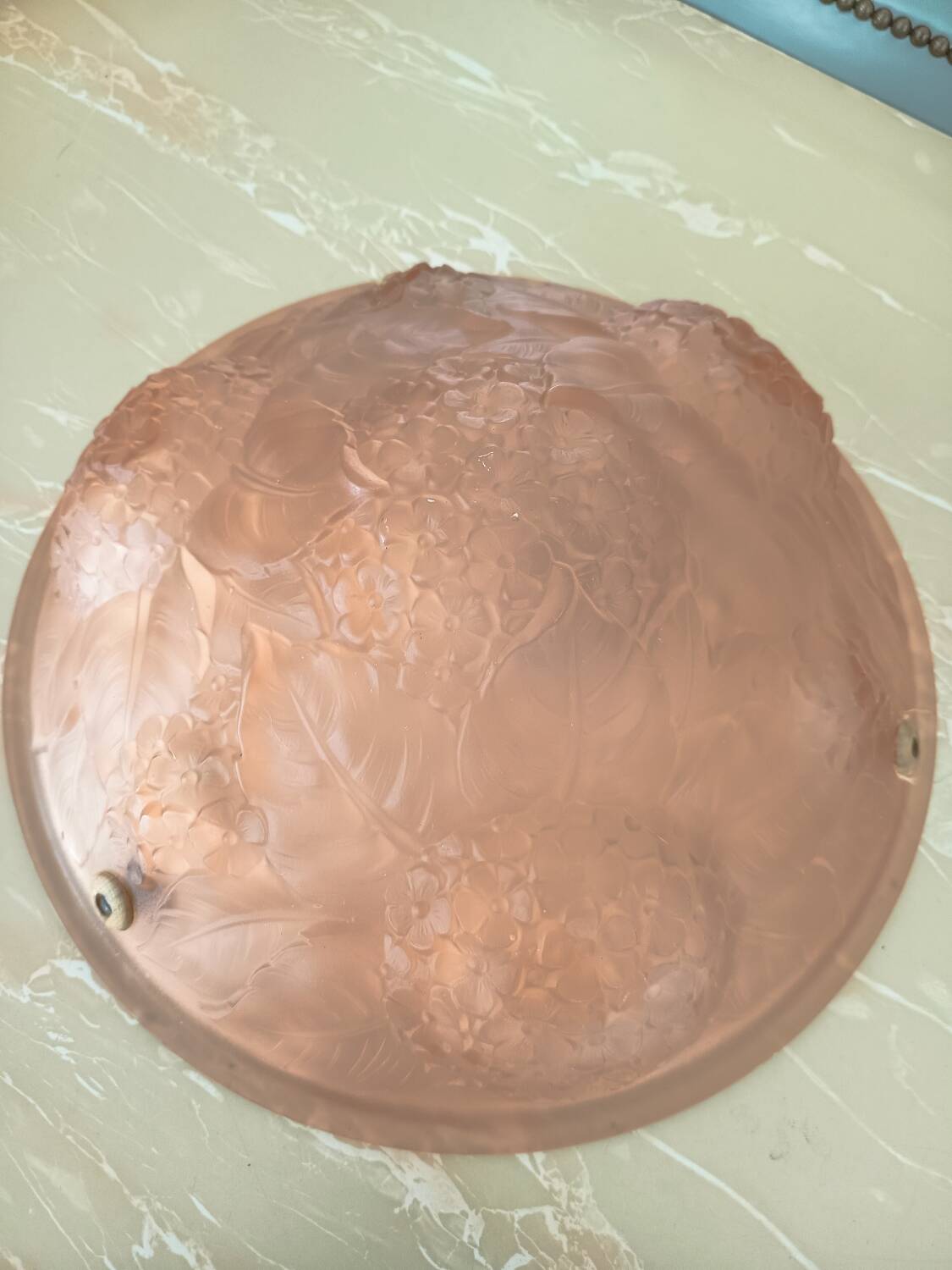 Lustrous glass paste