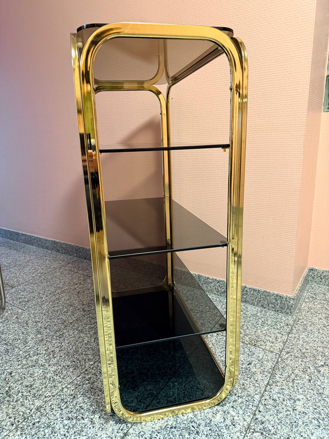 Vintage shelf in brass and smoked glass – Italian work, circa 1970.
