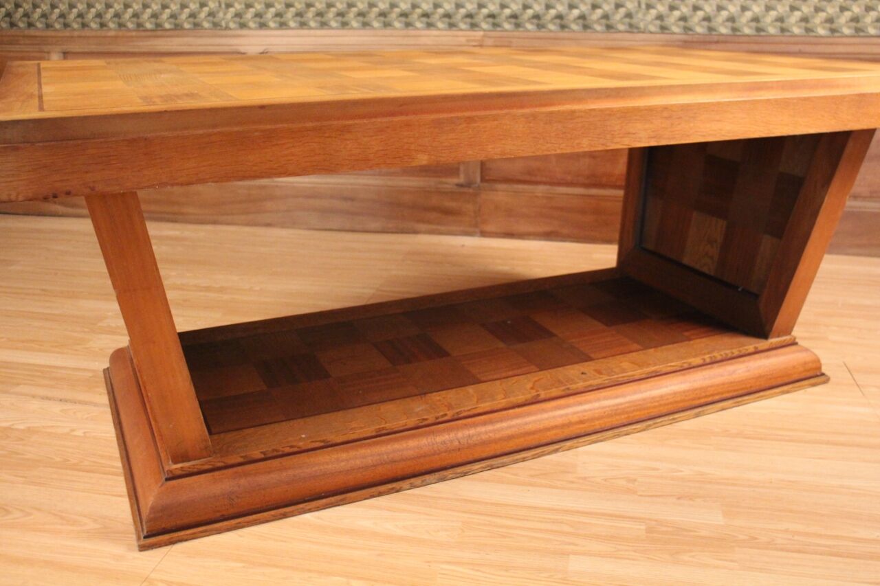 Art deco dining room table with chequered pattern