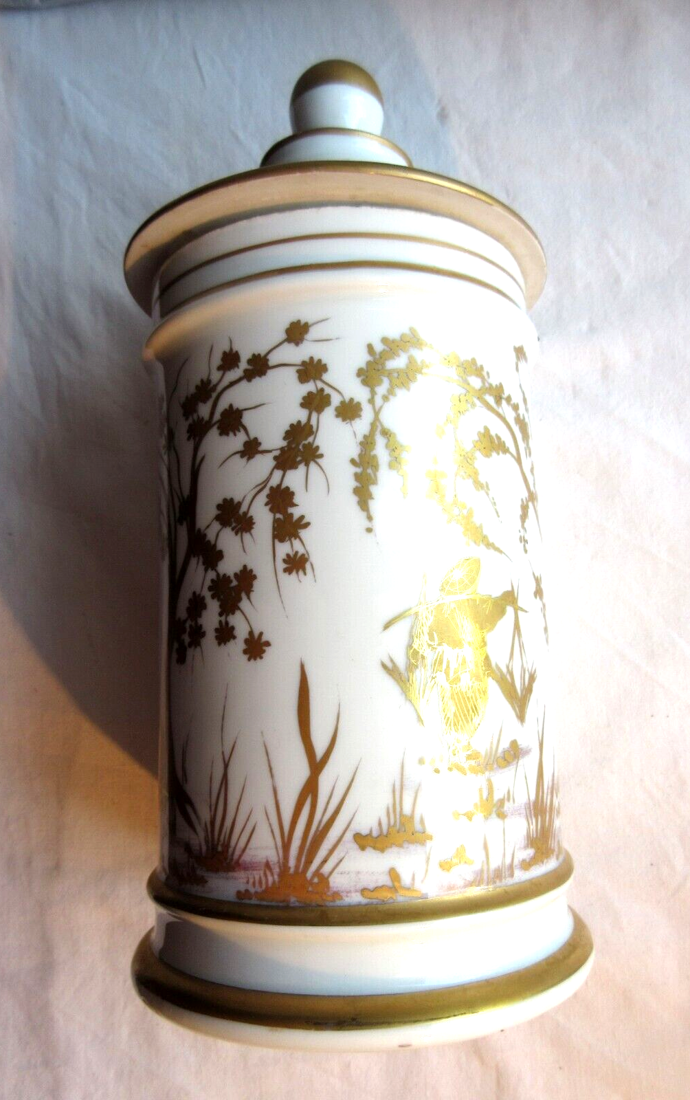 Pharmacy pot, Paris porcelain Asian decoration with fine gold: Napoleon III