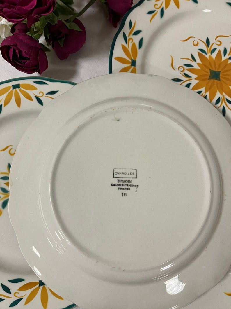 Set of 5 flat plates "Charolle" manufacture of Digoin and Sarreguemines