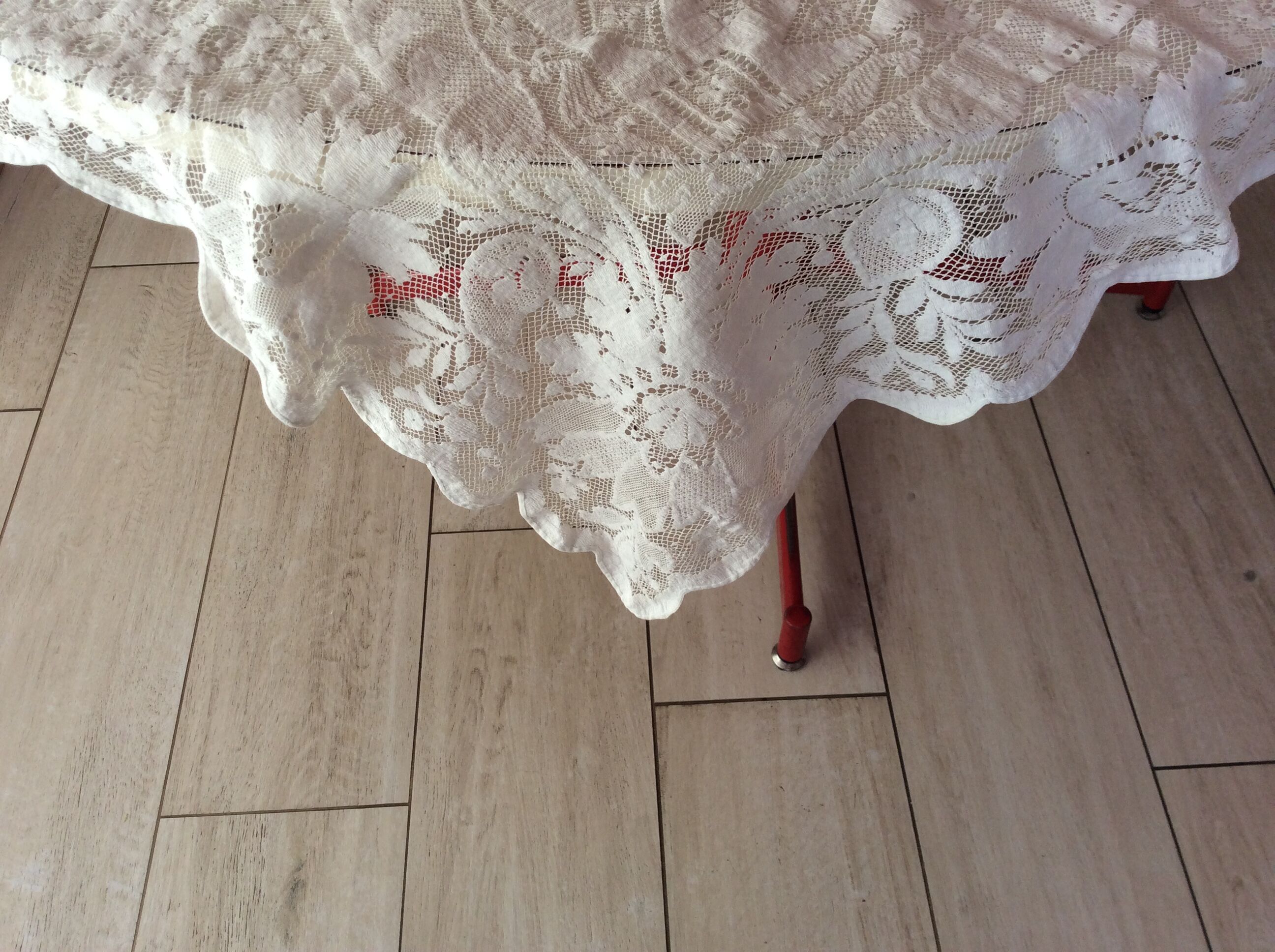 Nappe blanche en dentelle