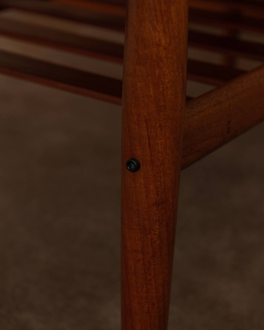 Table basse en teck danois par Grete Jalk avec cadre à lattes, années 1960.