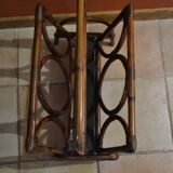 Porte revue en rotin marron