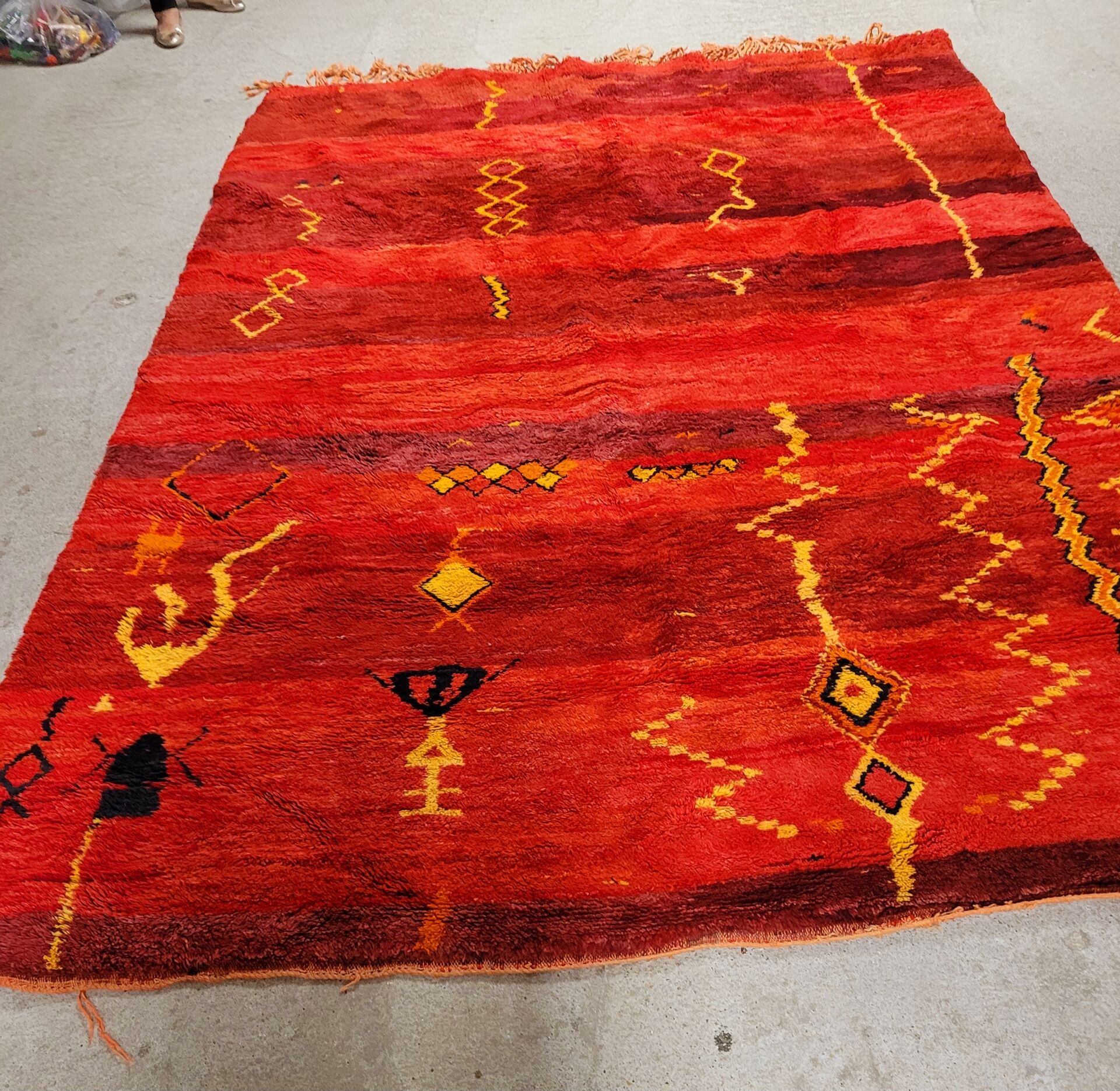 Tapis berbère marocain laine rouge 220 x 145 cm