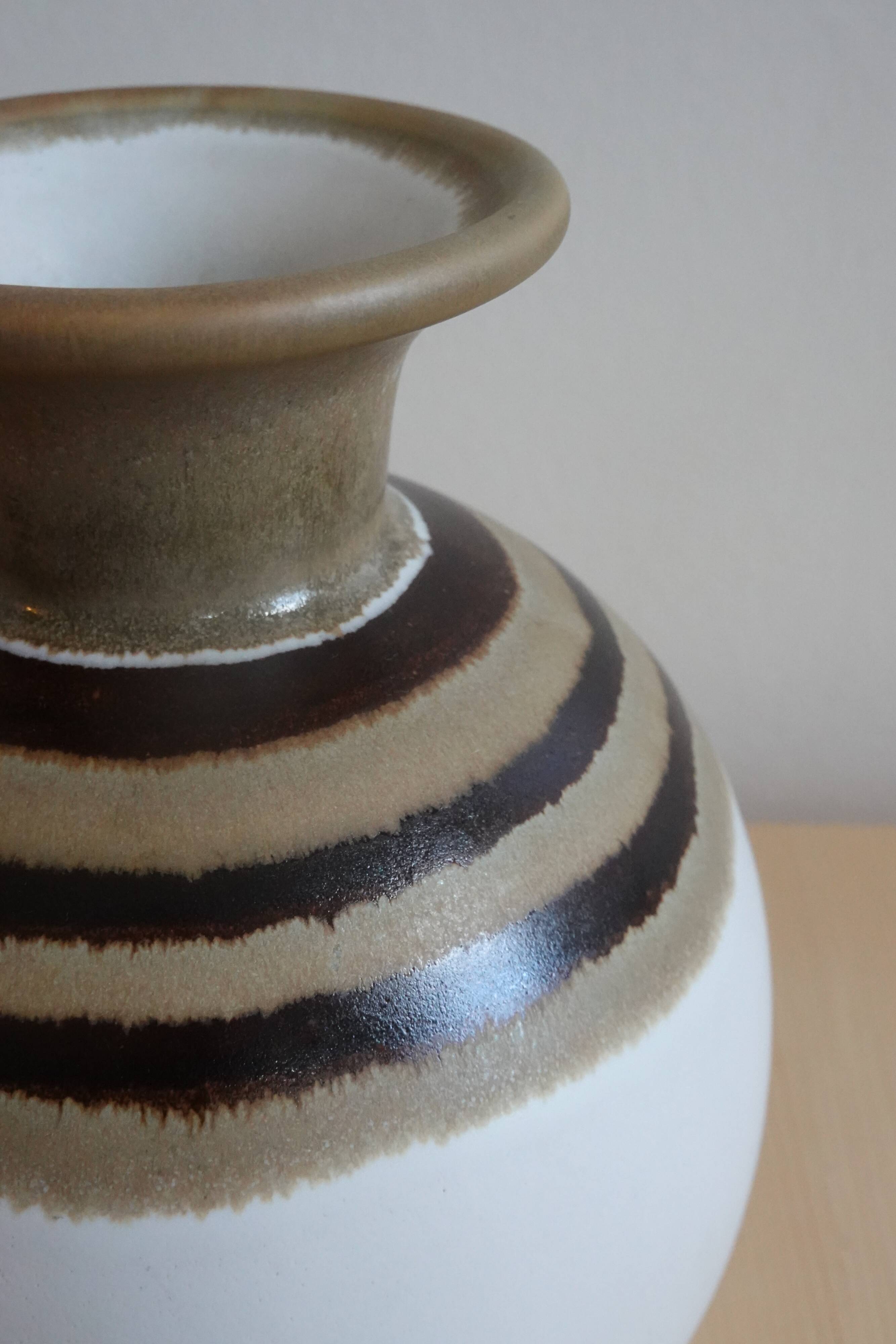 Bowl vase in the style of Lucie Rie