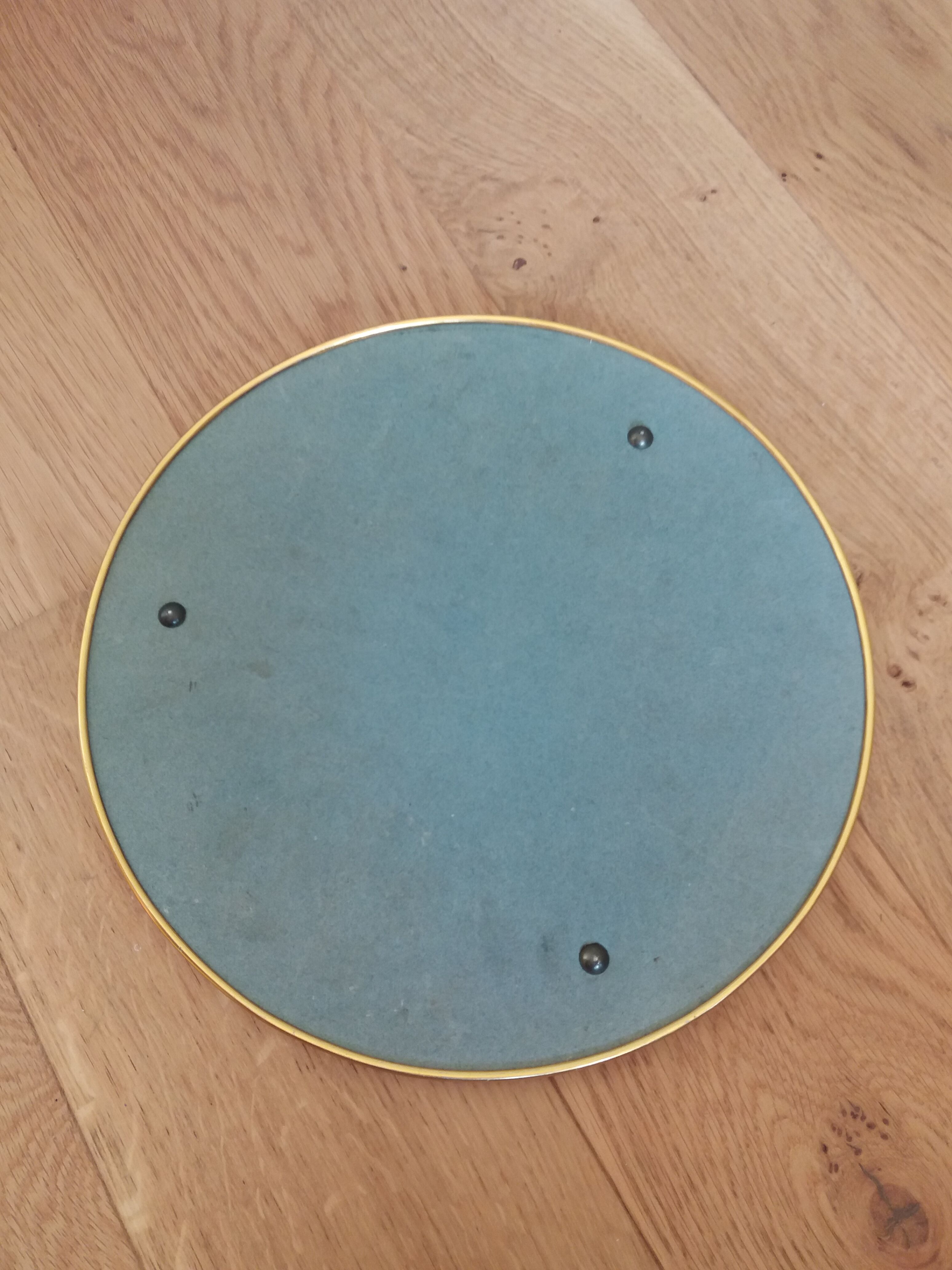 Gold round mirror top