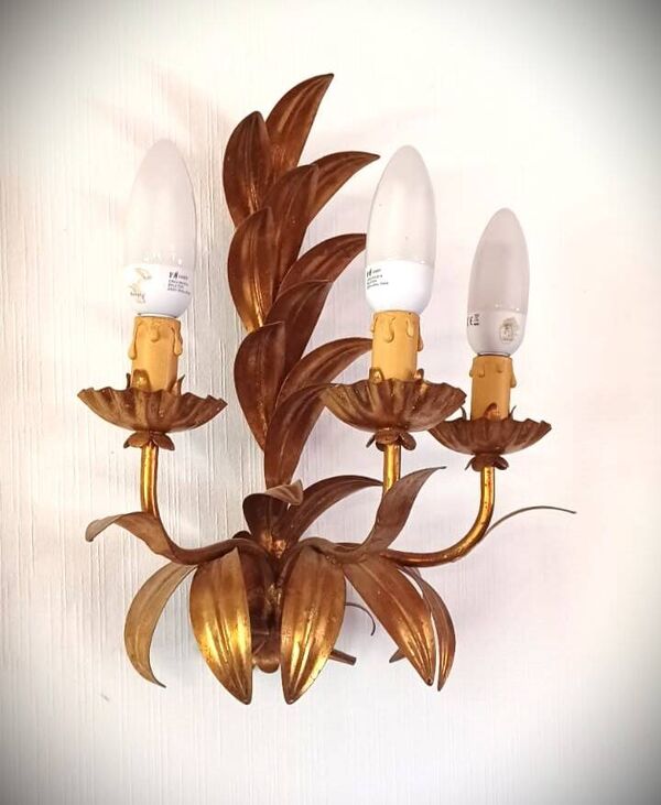 Applique italienne vintage florentine en métal bronze dorée 1970