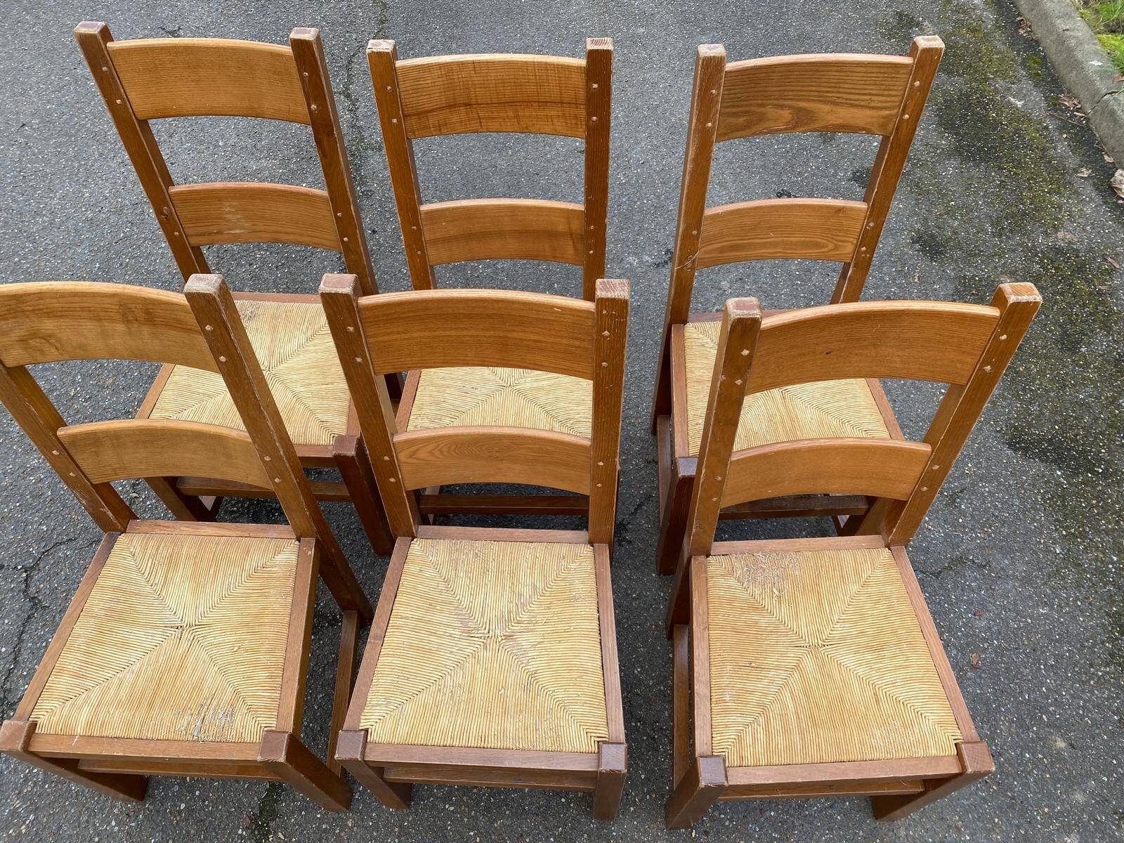 6 solid oak dining chairs with straw seats, farmhouse style