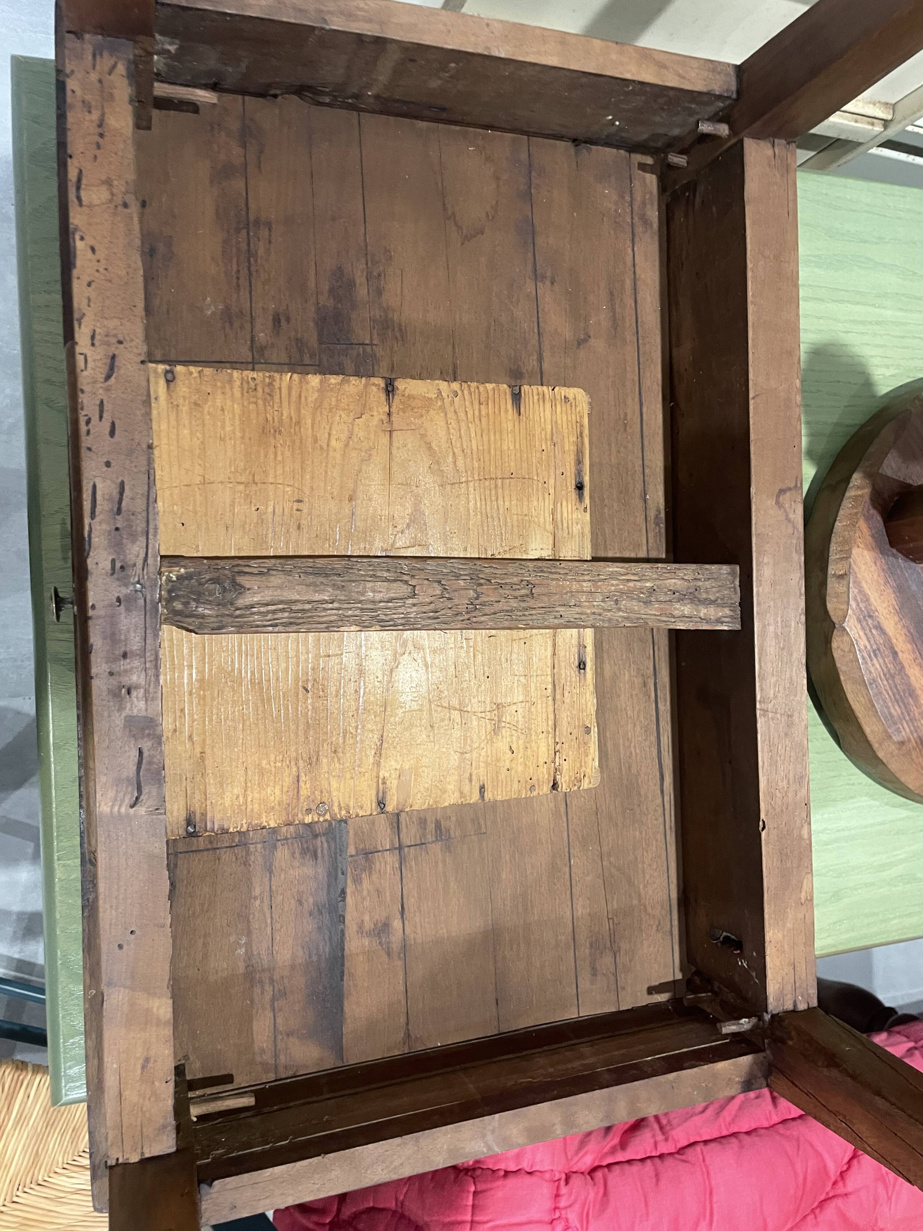 Side table in natural wood, spindle legs