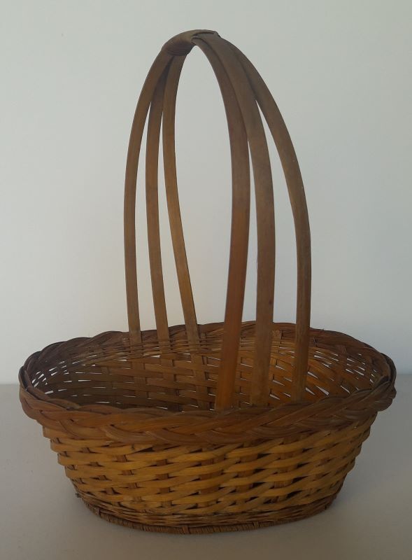 Triple handhelz wicker basket