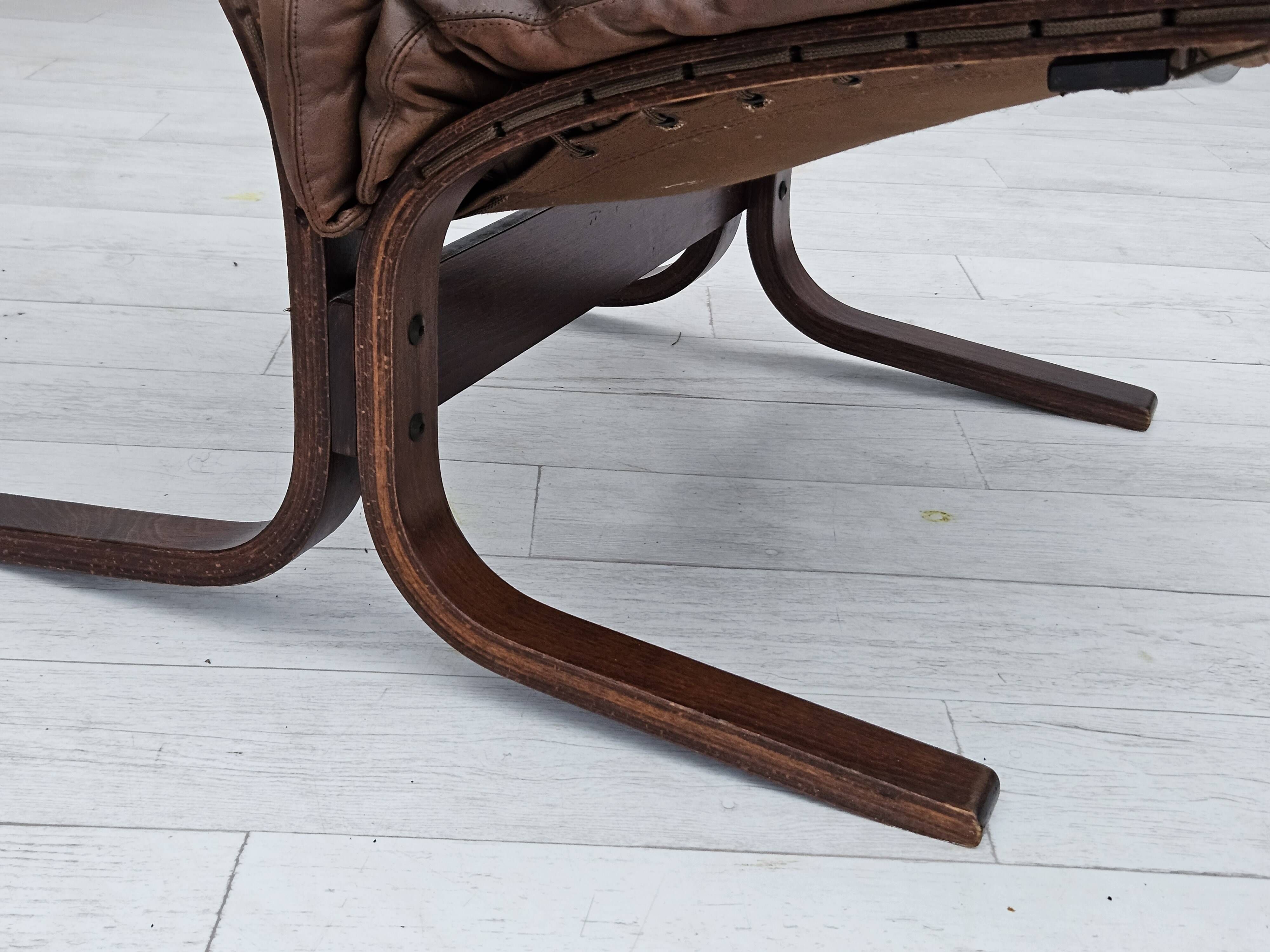 1970’s, Norwegian design, "Siesta" lounge chair by Ingmar Relling, leather, bentwood.