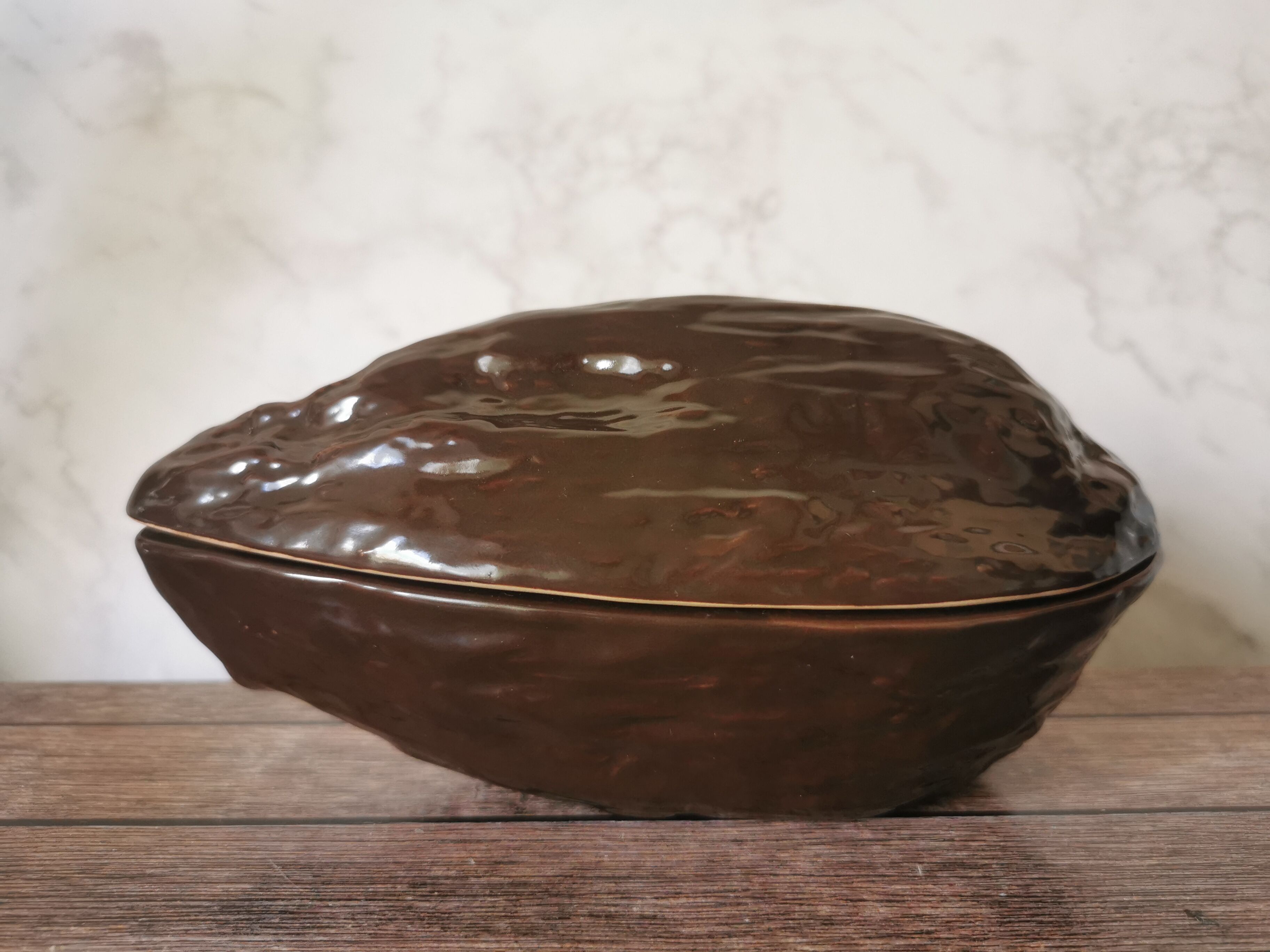 Ceramic box pod cocoa bean