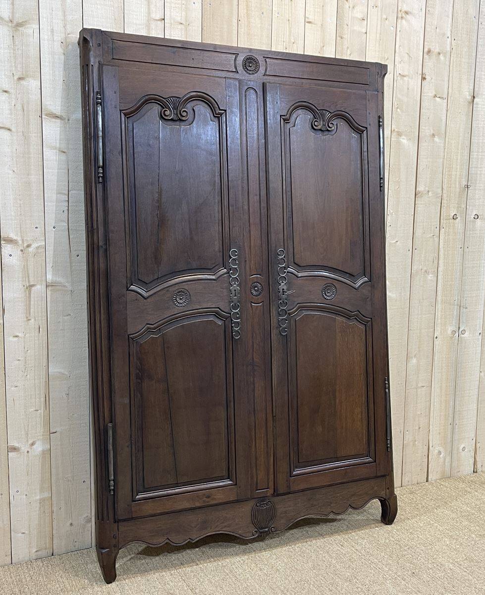 18th-century oak wardrobe front