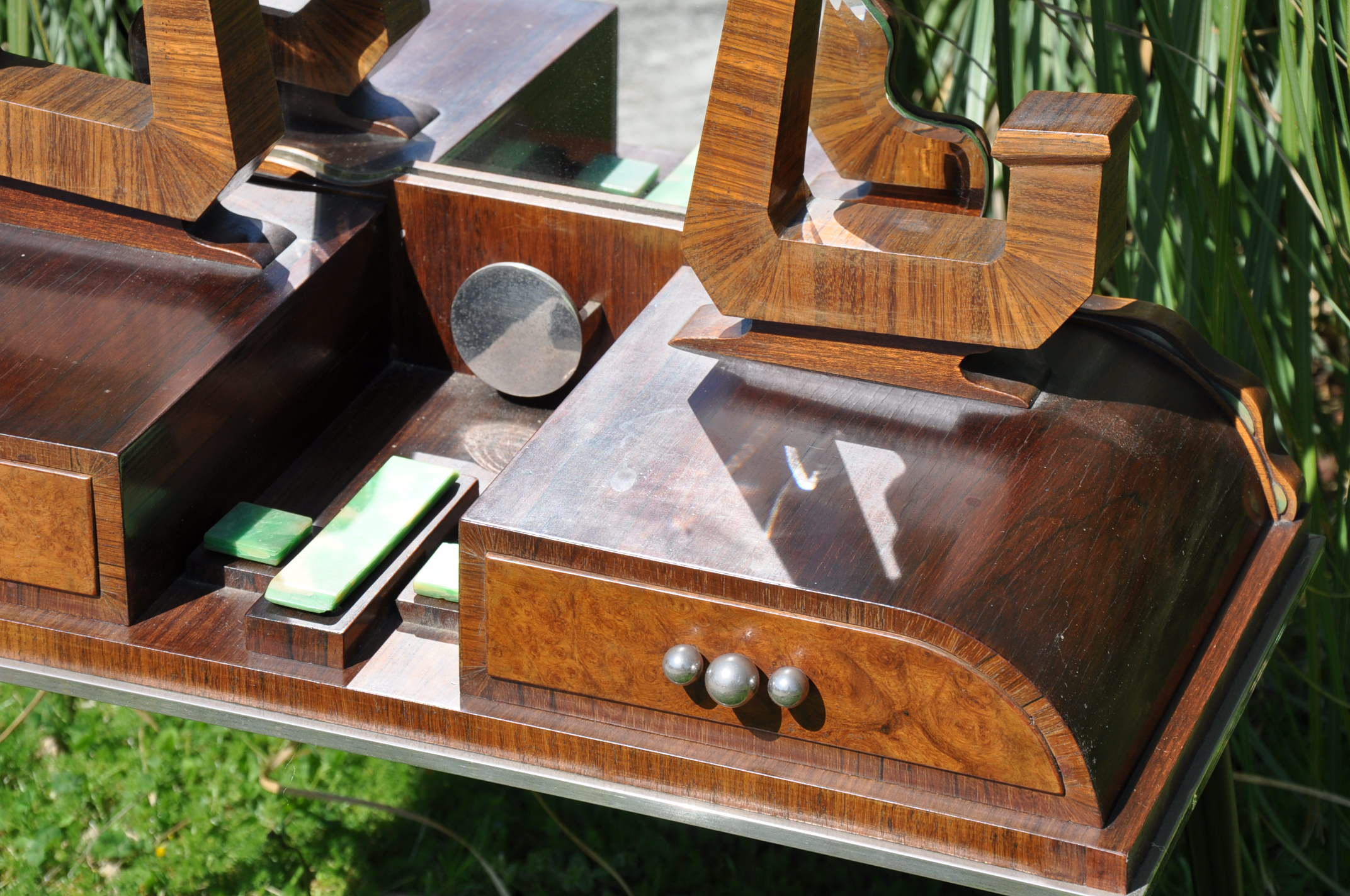 Child dressing table