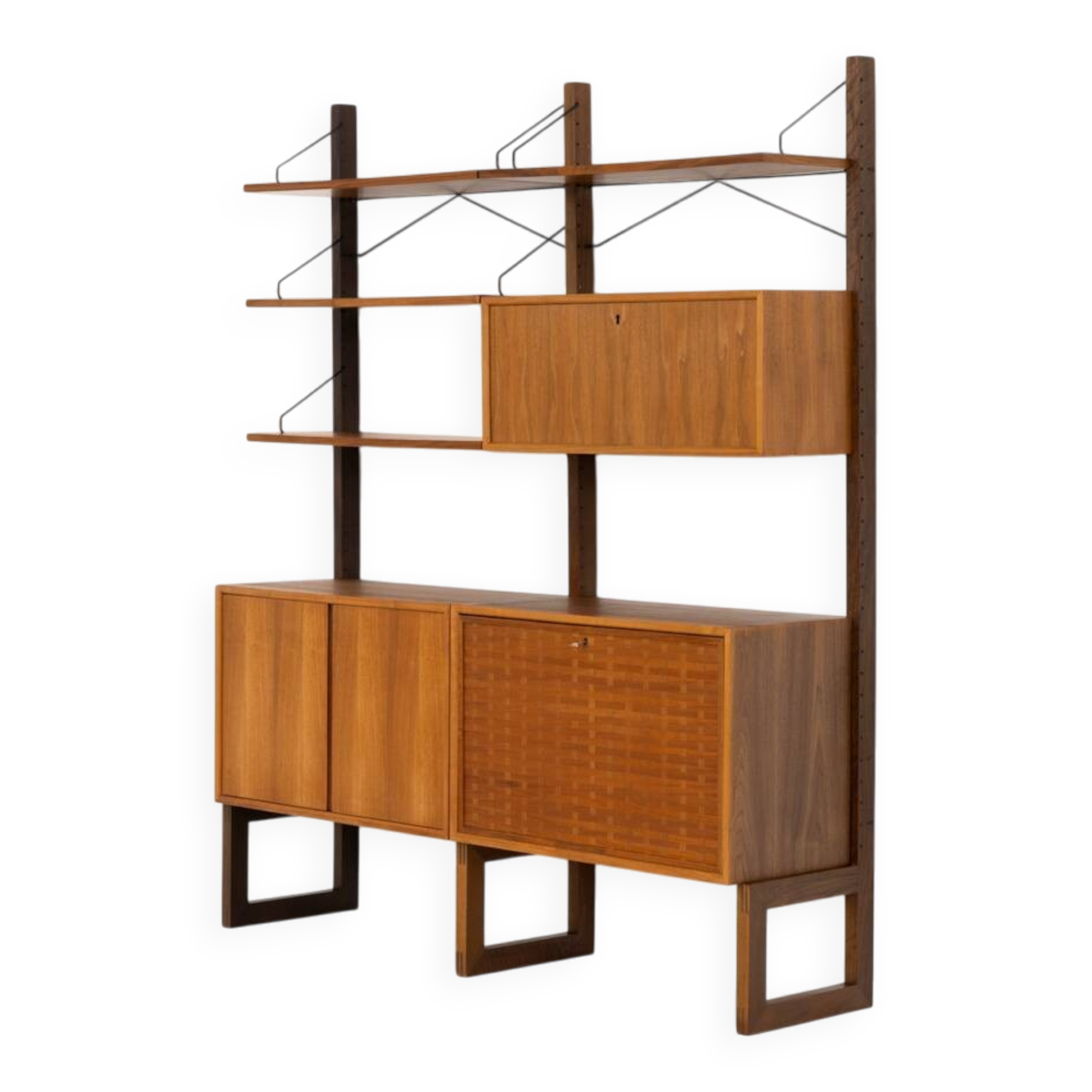 Fee standing wall unit by Poul Cadovius