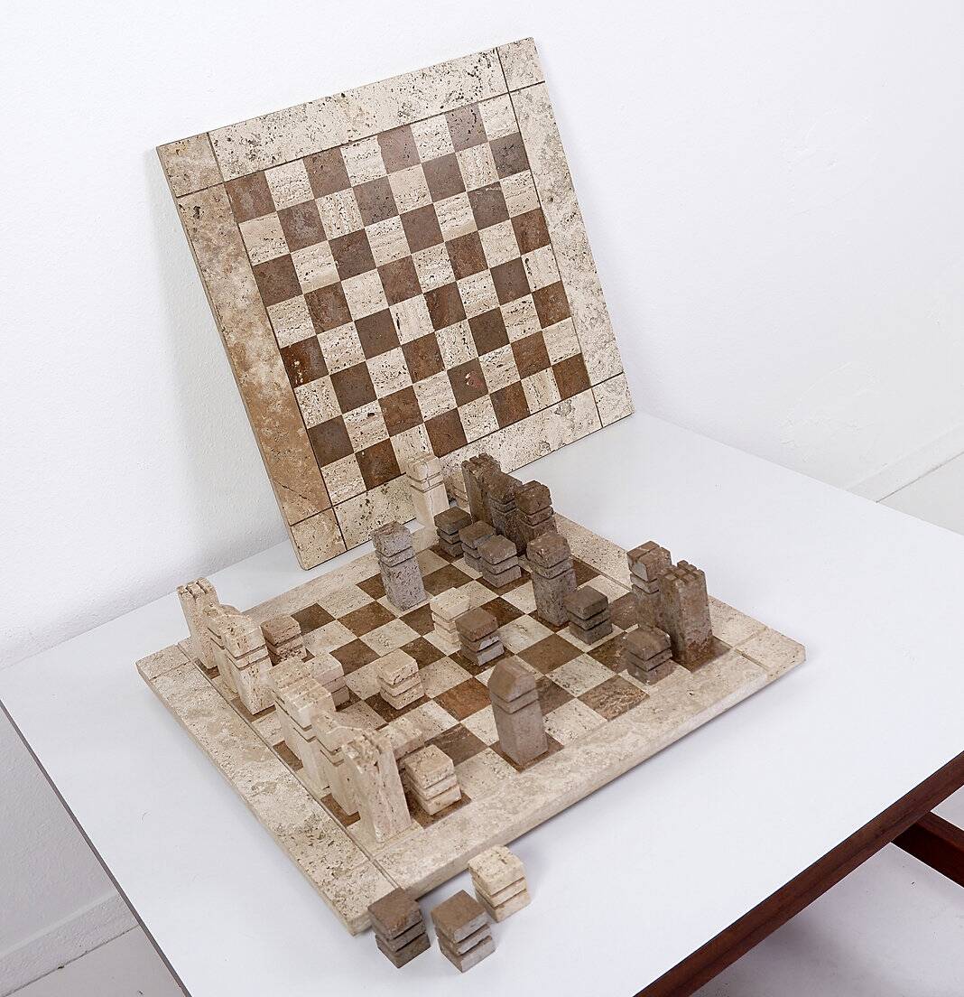 Modernist two-tone travertine chess set, Italy, 1970s