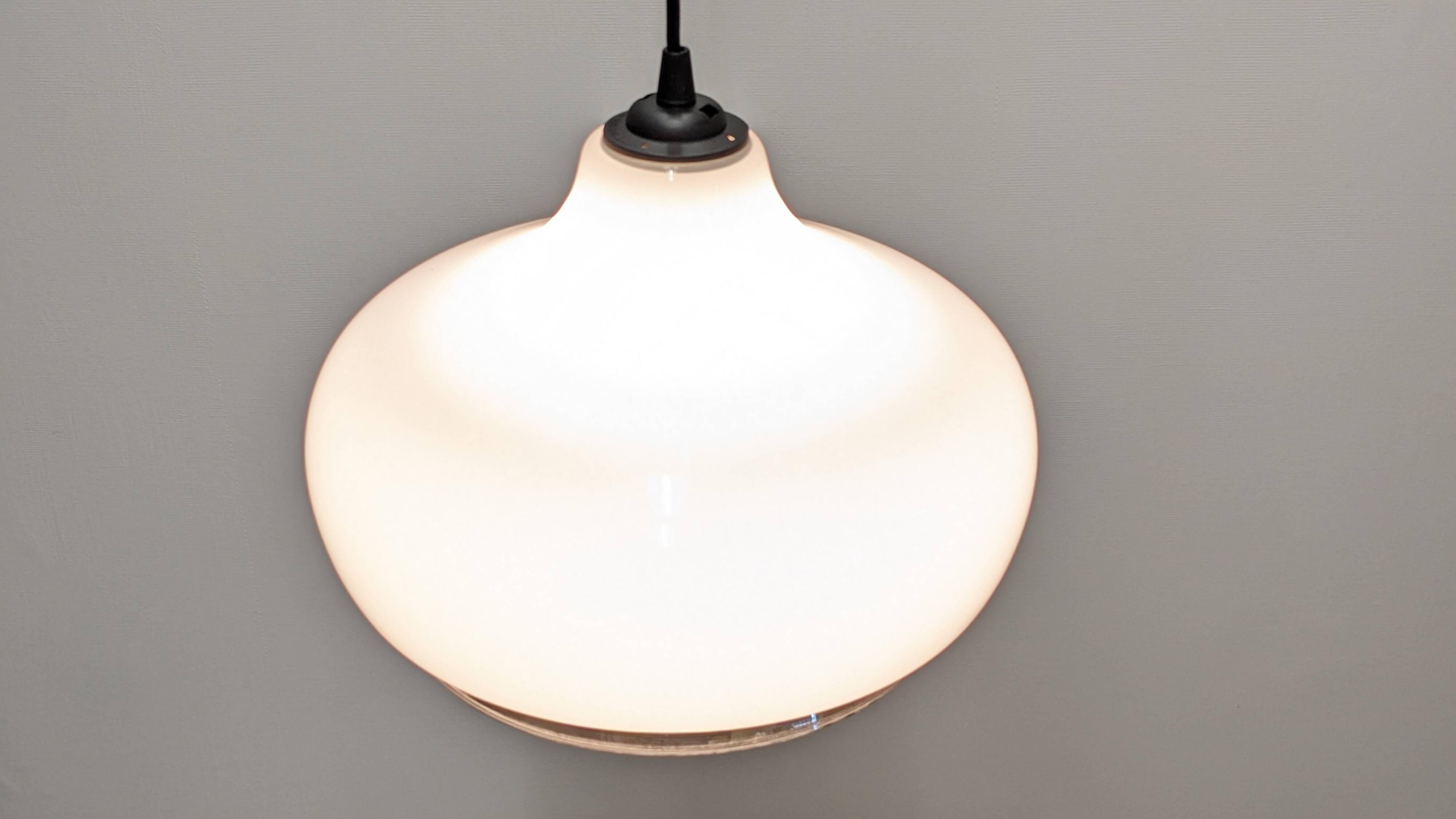 Suspension goutte d'eau en opaline blanche années 60/70