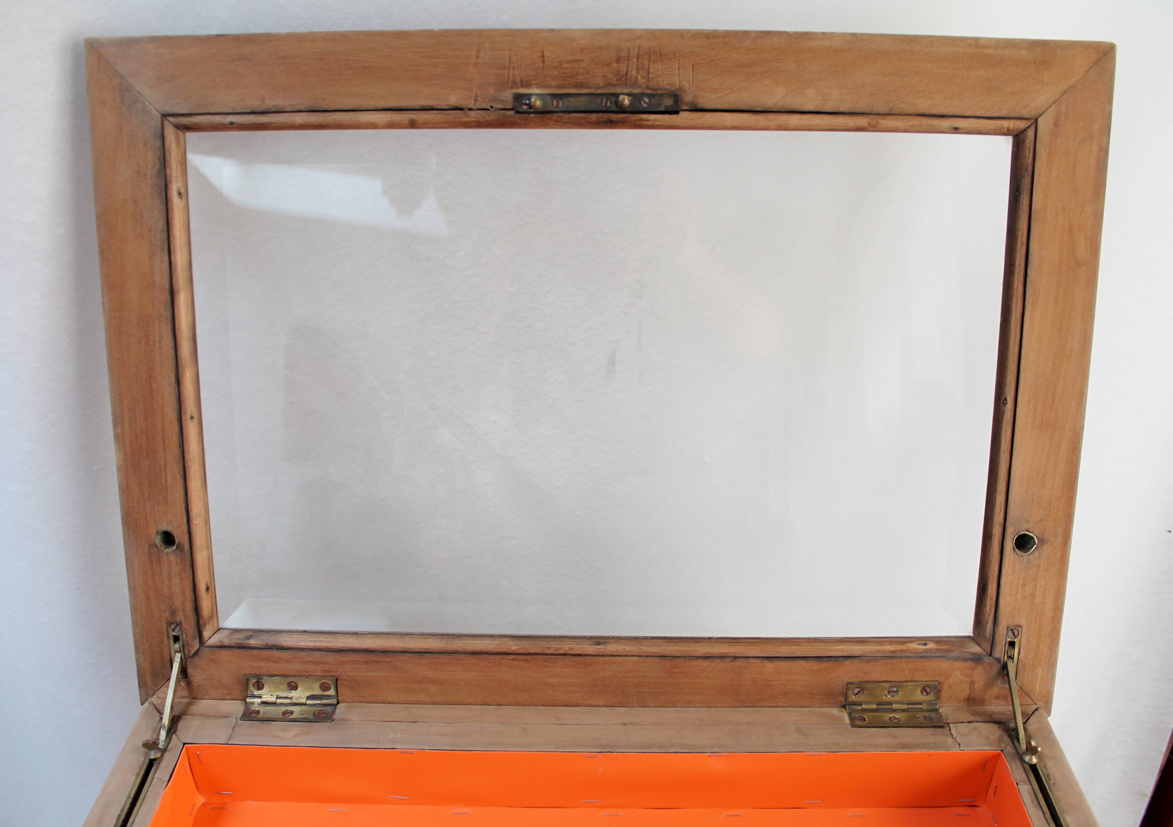 Showcase 1900 natural wooden side table