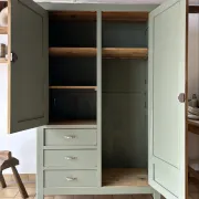Armoire parisienne 