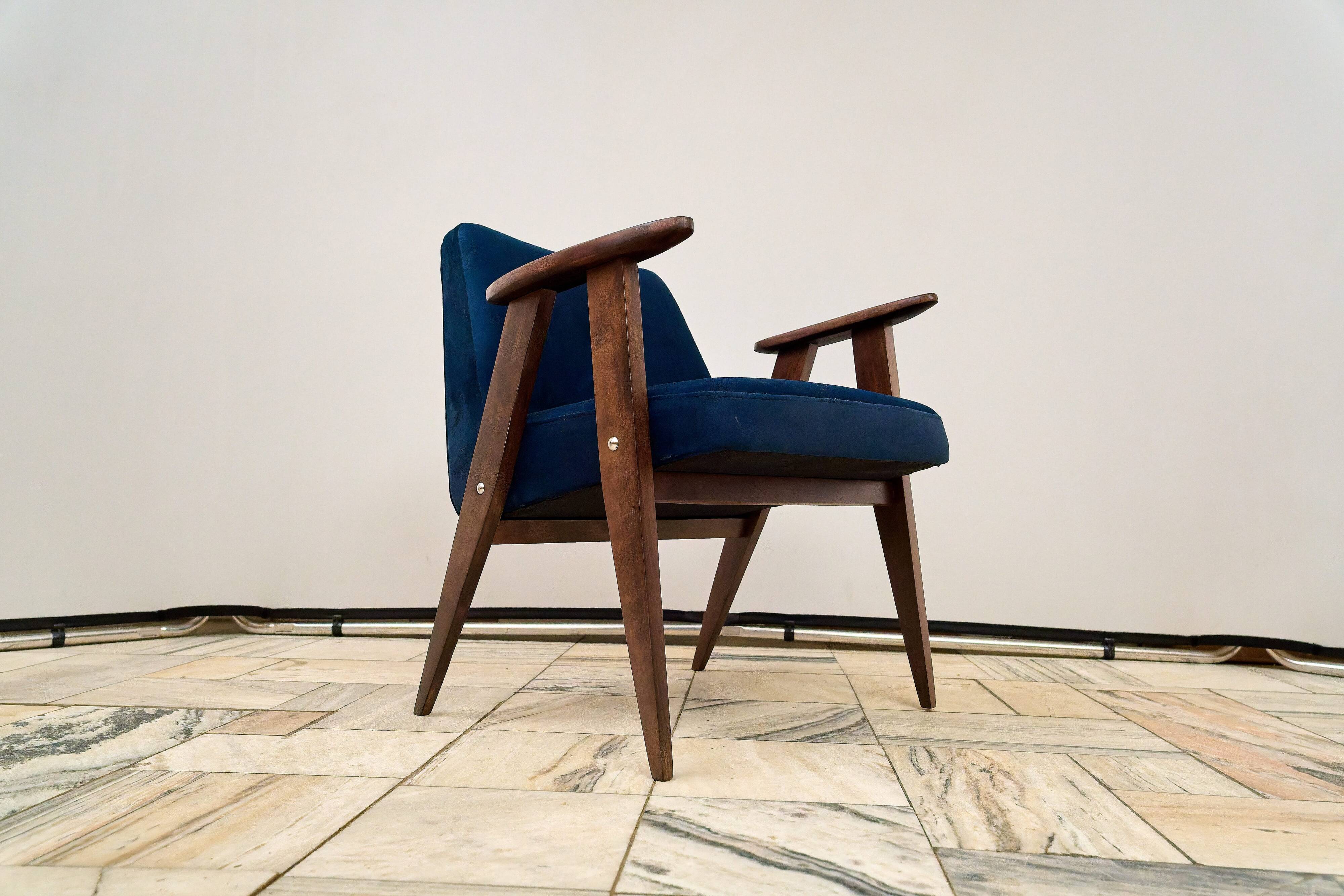 366 Vintage-style armchair, designed by Chierowski, Poland, 1960