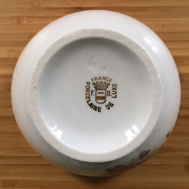 Purple retro décor bowl