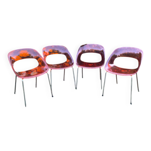 Chaises orange translucide