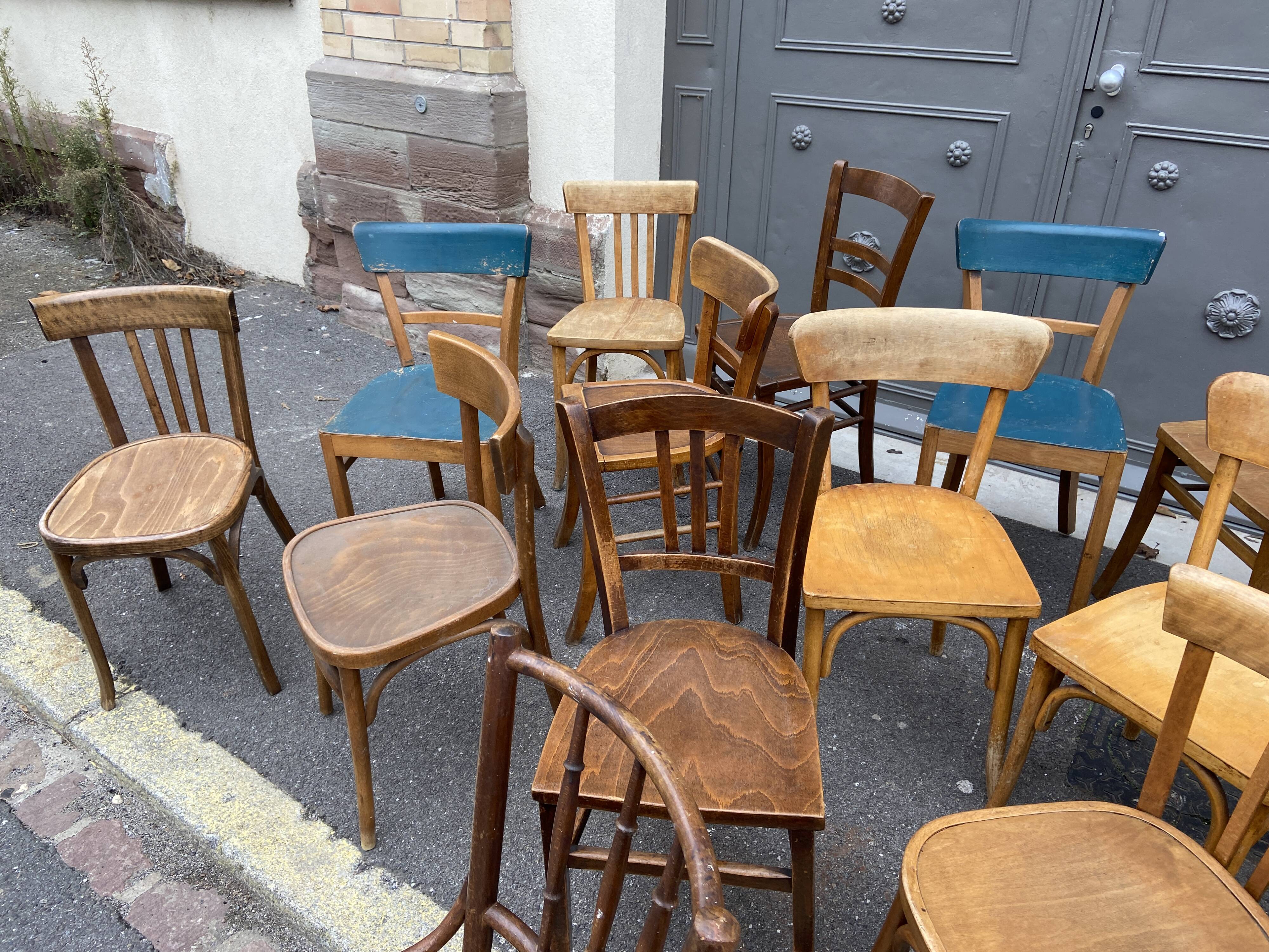 Lot 25 chaises bistrot restaurant bois courbé vintage