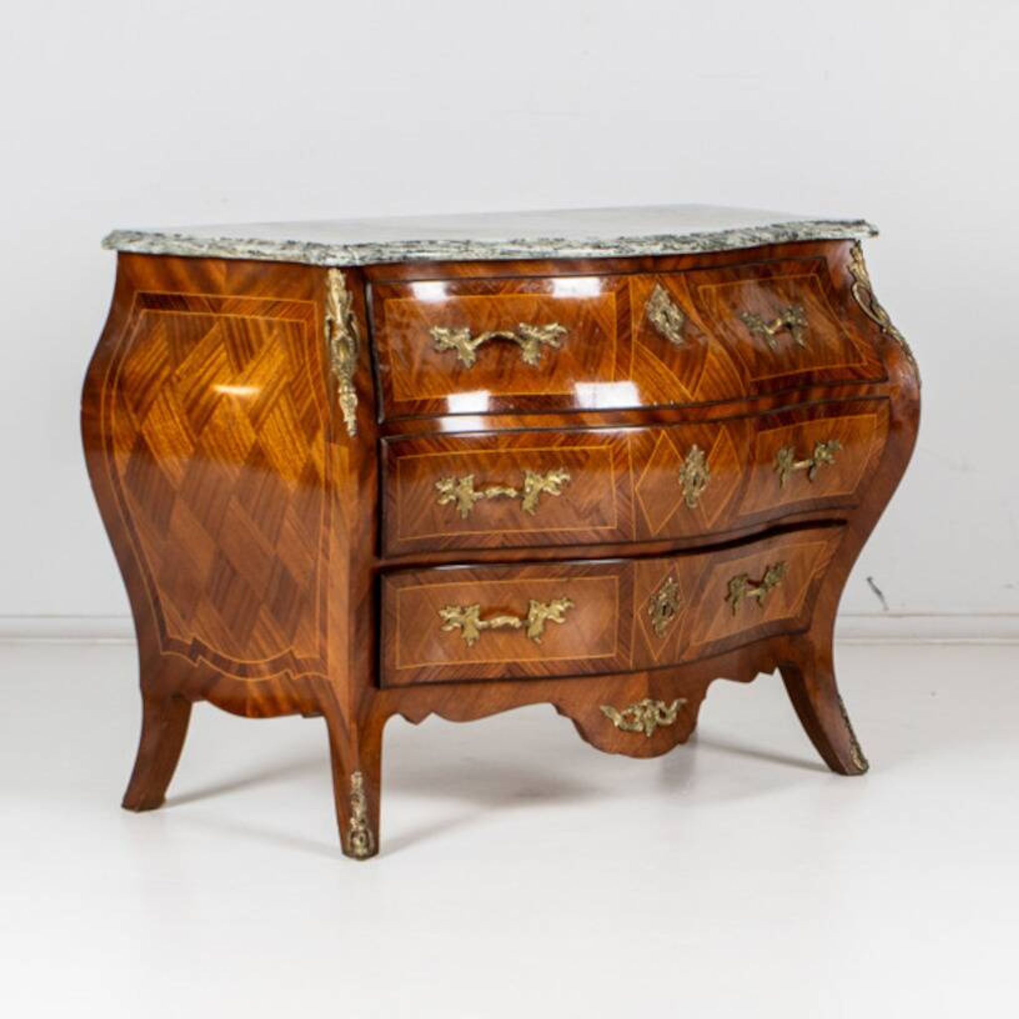 Domed chest of drawers in green marble brass marquetry from Germany