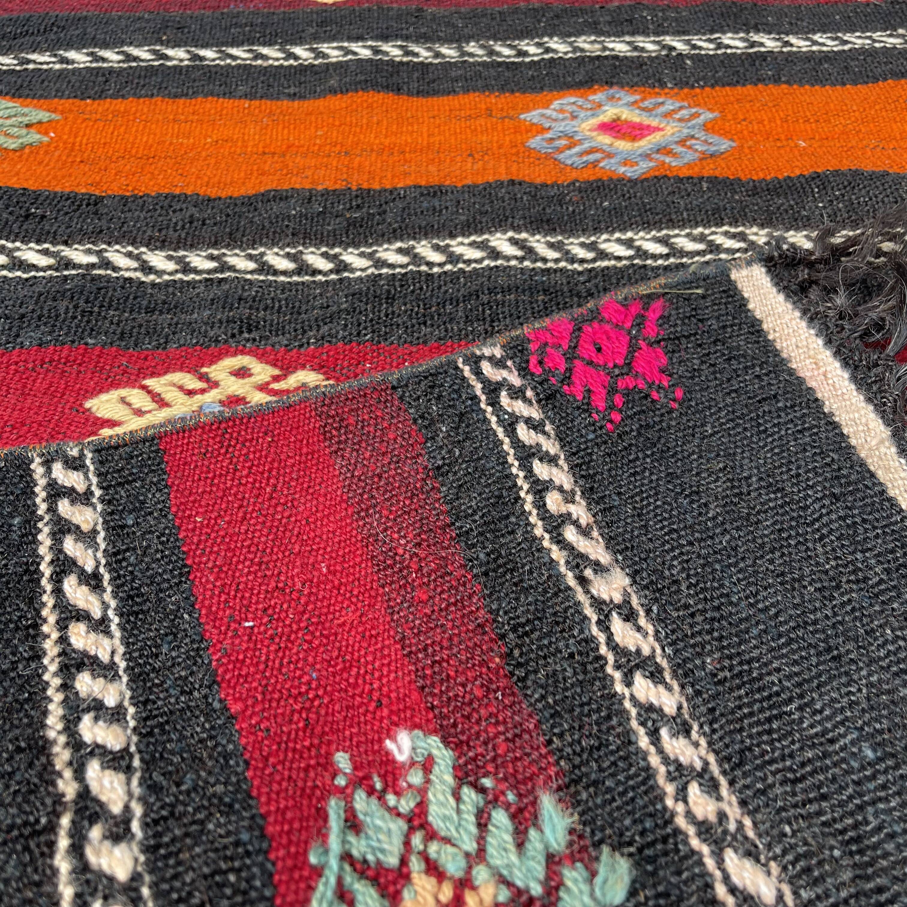 Vintage turkish kilim runner , 290 x 68 cm