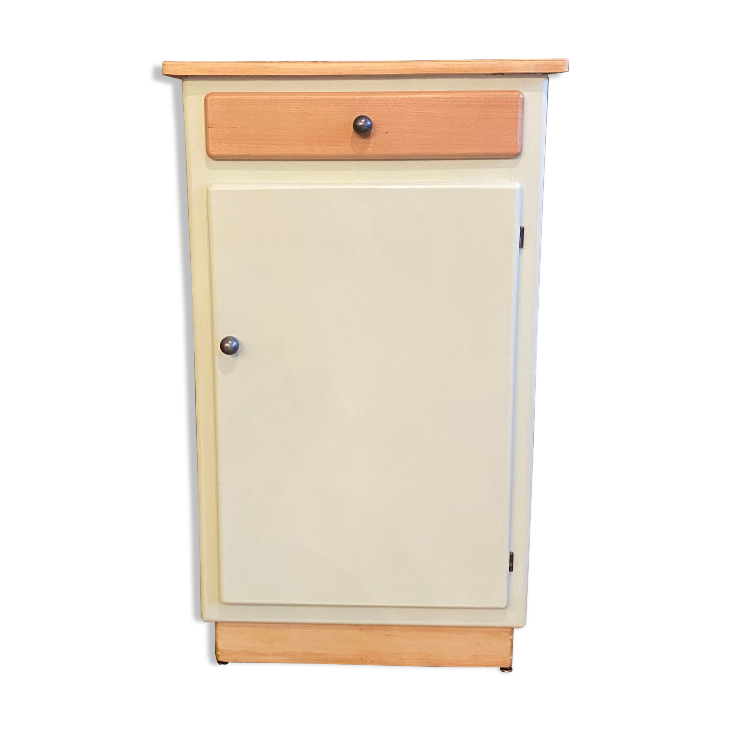 Buffet 50s raw wood and almond