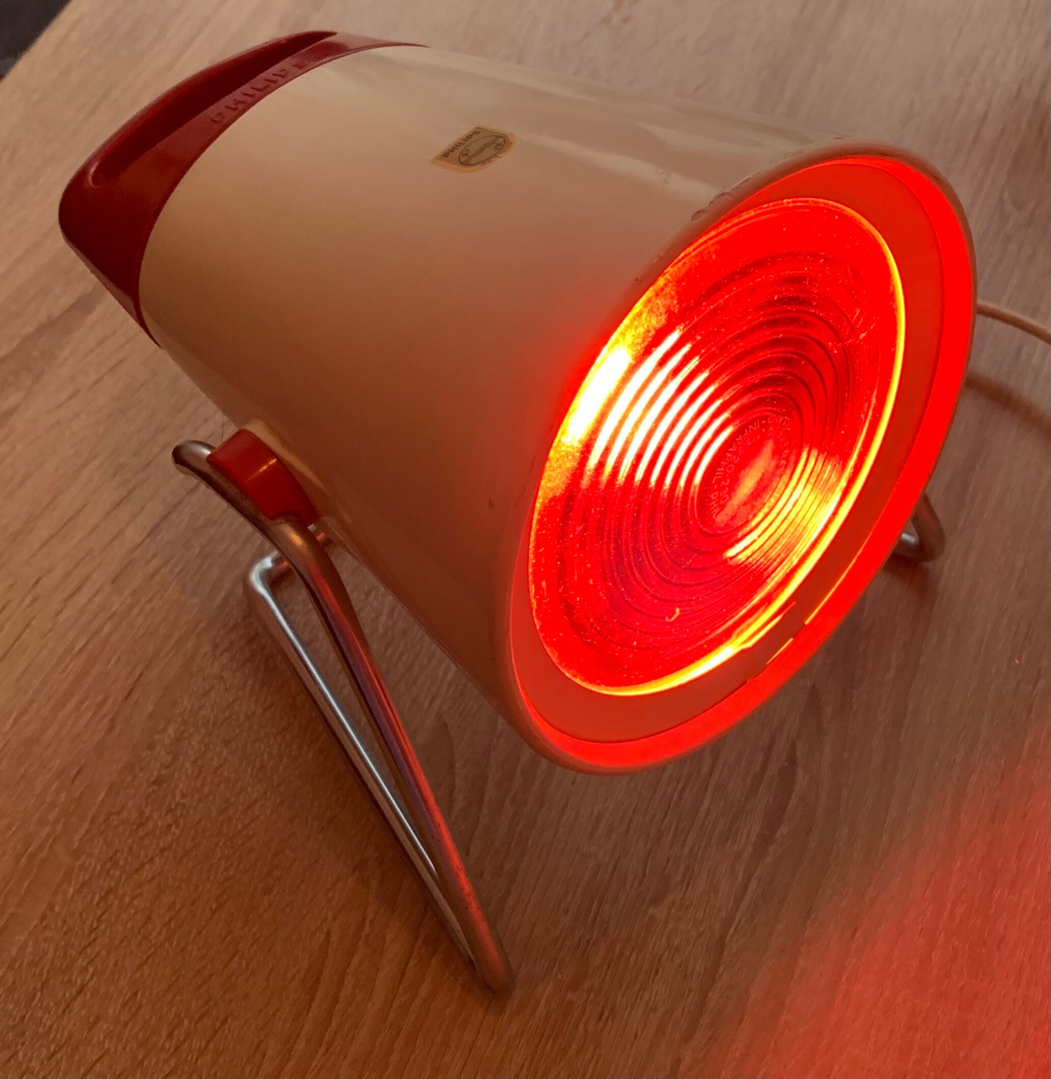 Red light lamp Philips infraphil years 60