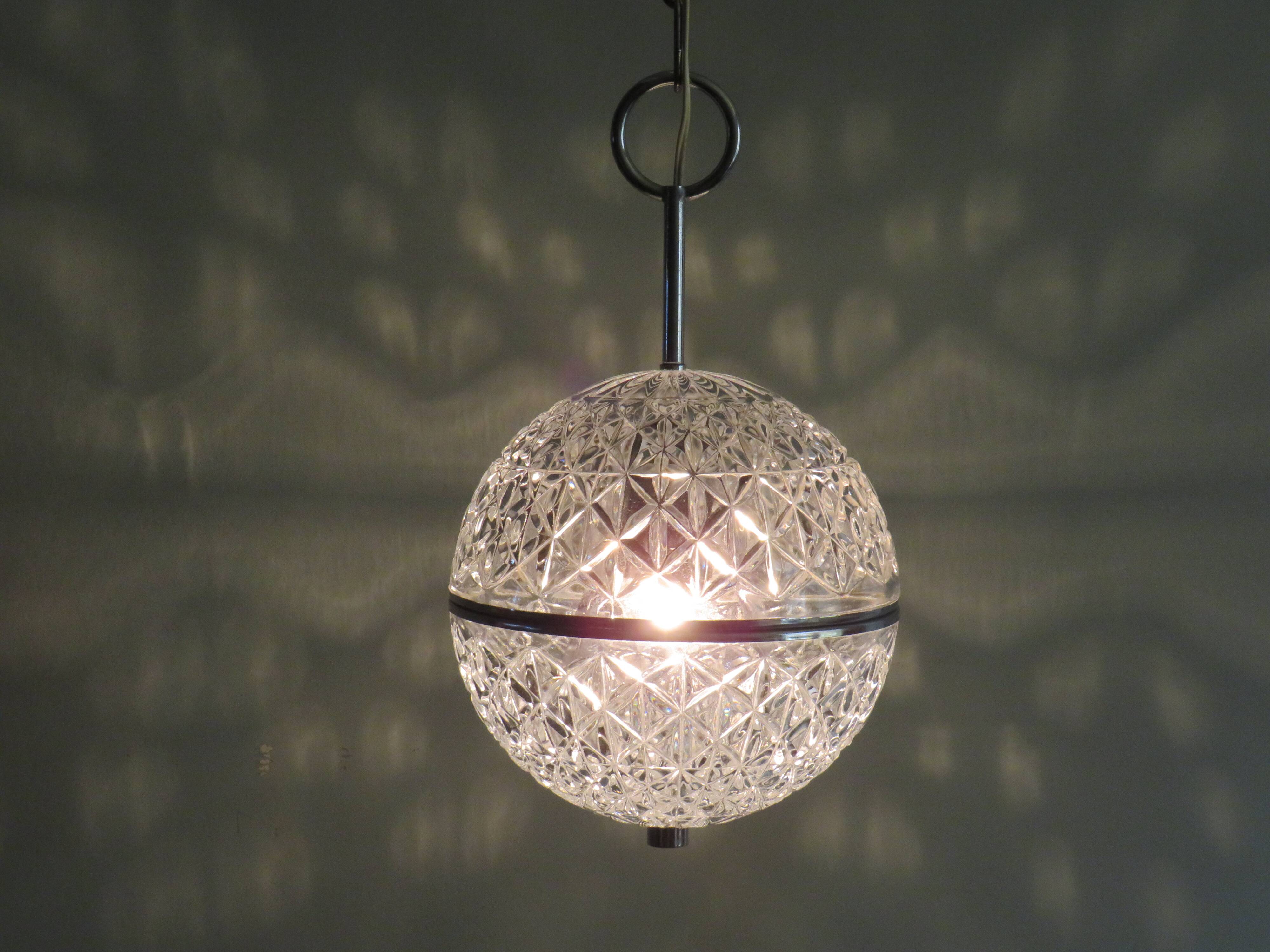 Spherical suspension in cut glass, Belgium 1960-1970