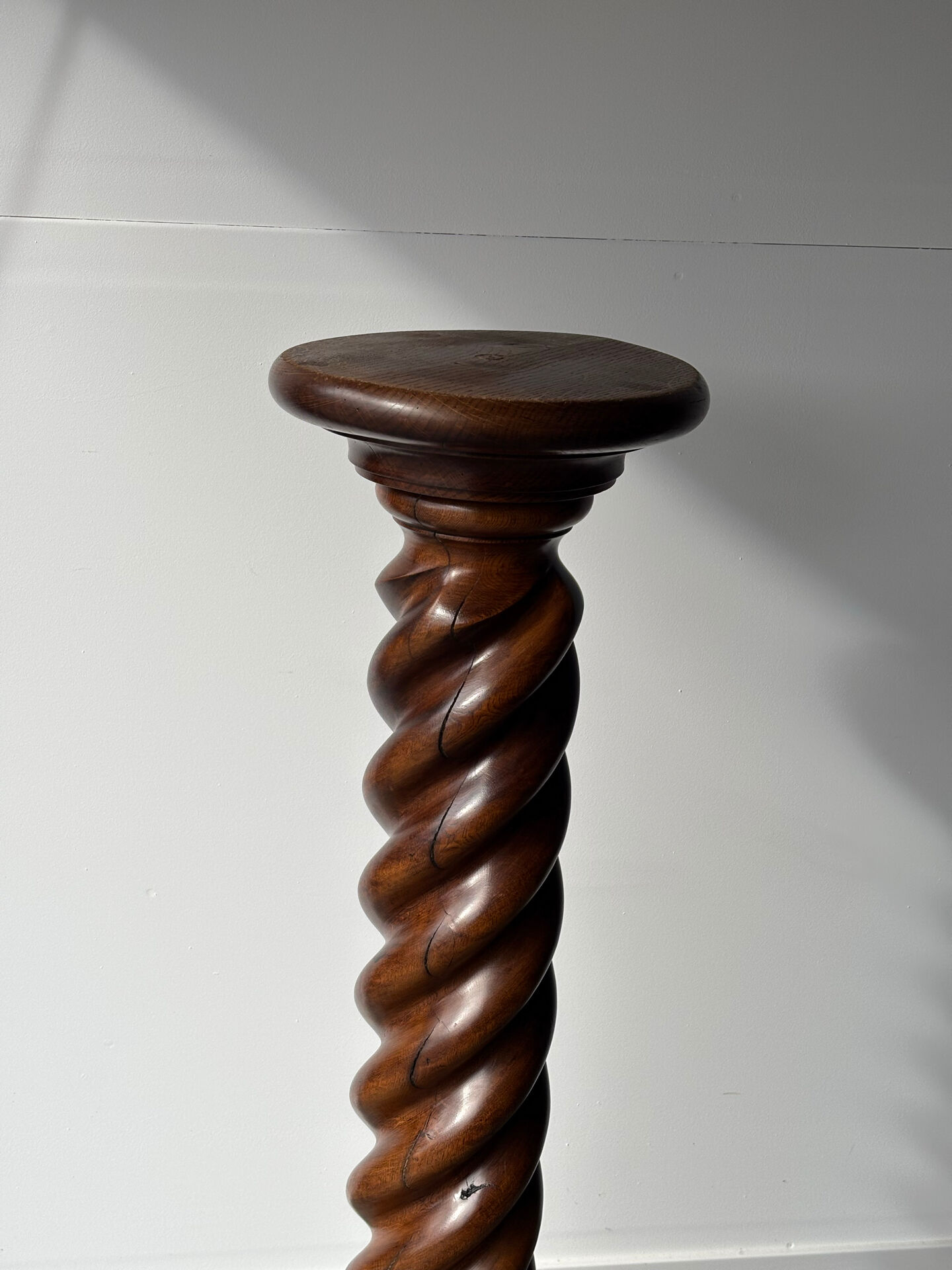 Large twisted solid oak column, early 20th century