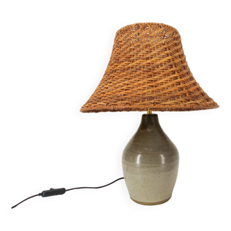 Enamelled stoneware lamp with rattan shade