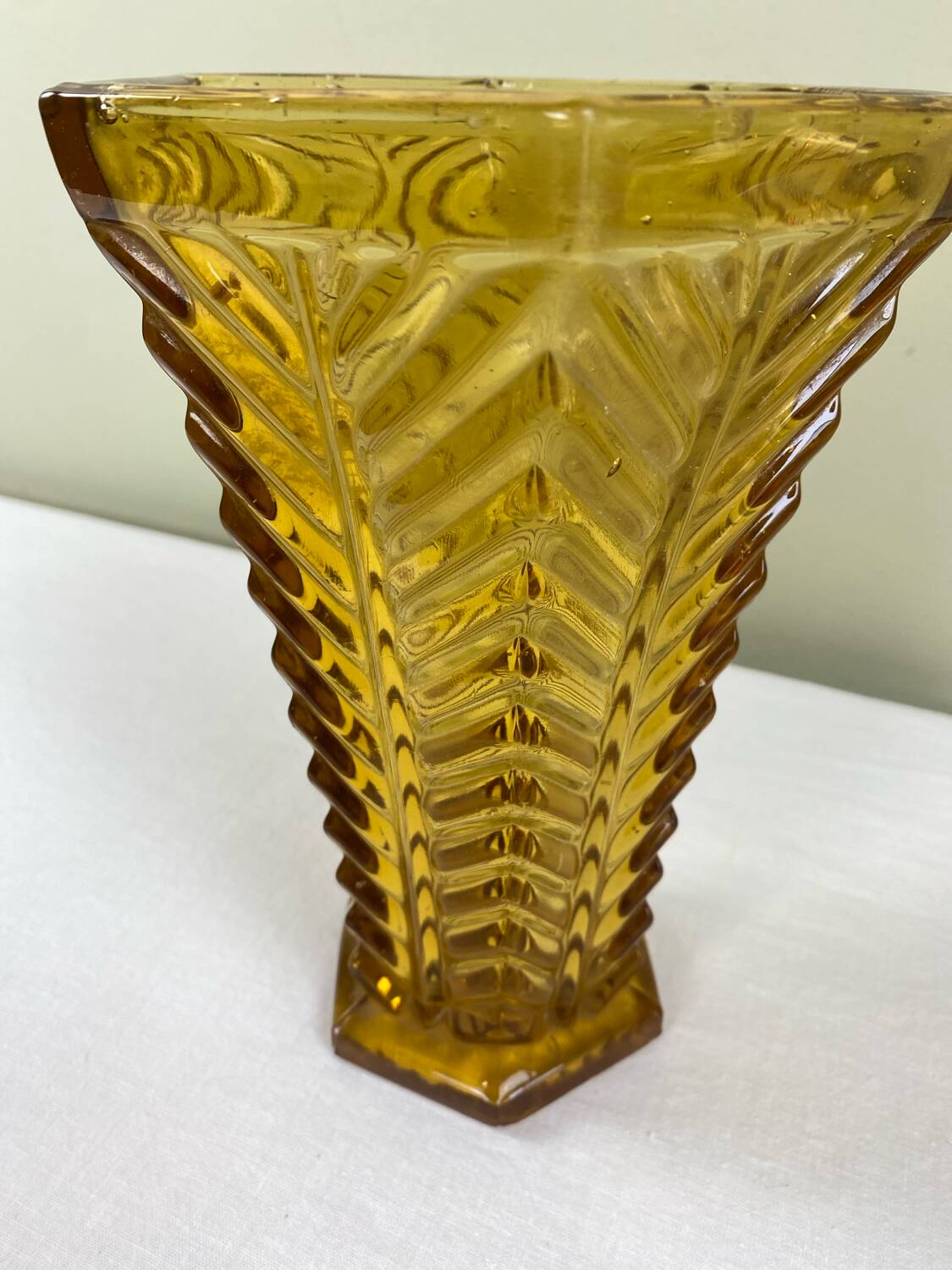 Vase art déco ambré