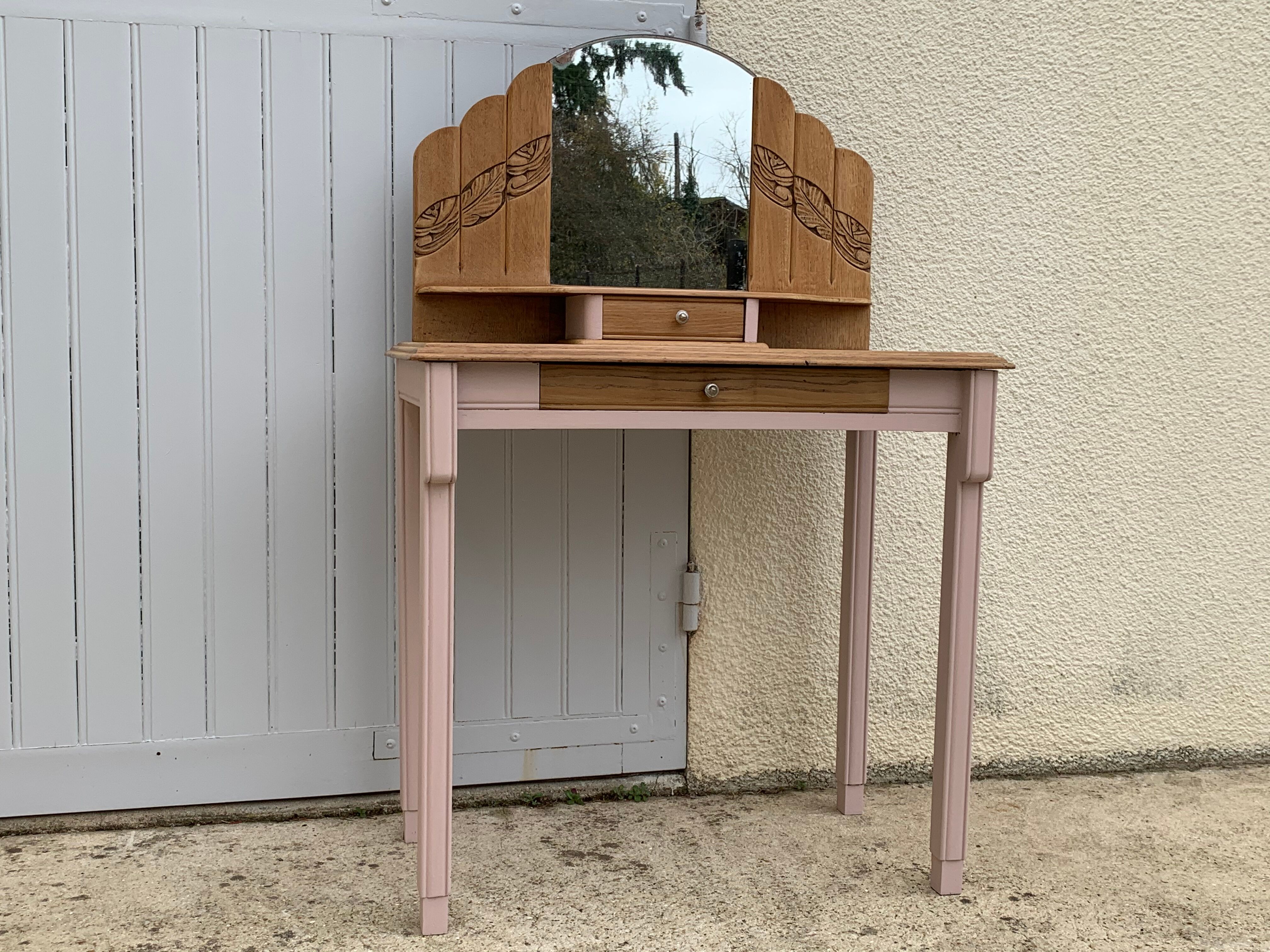 Art deco hairdresser, 1930s