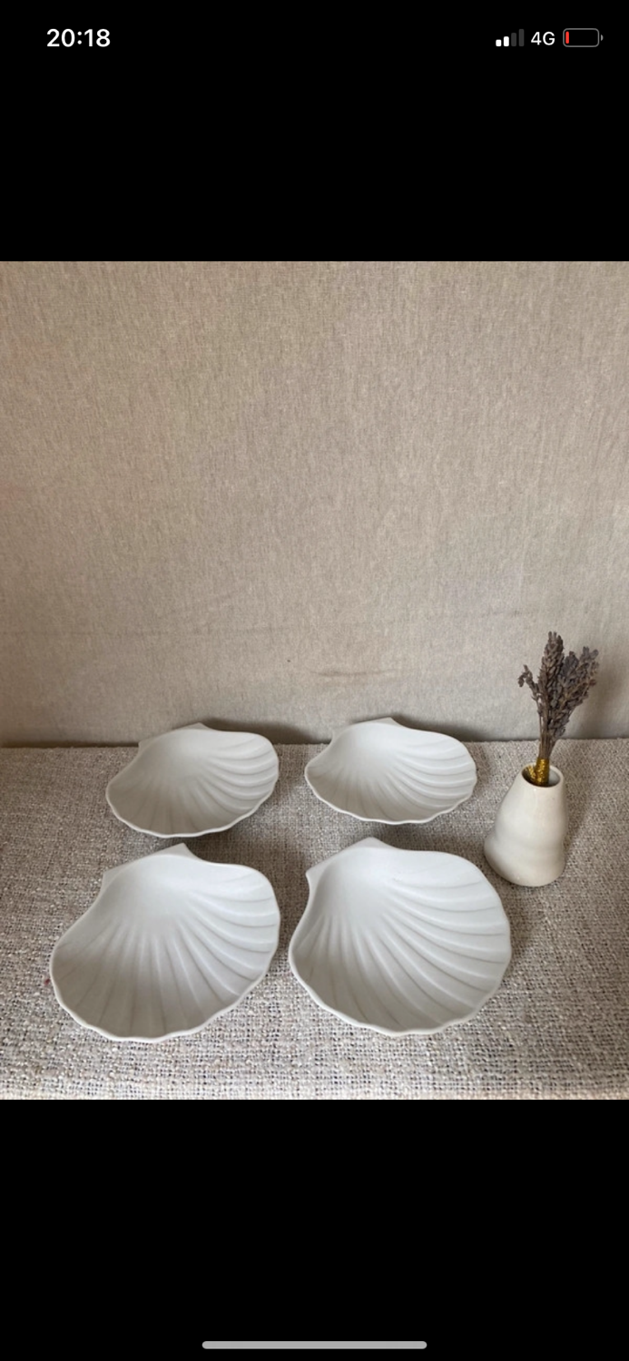 Raw scallop bowls