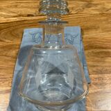 Carafe en verre gravée de style Art Deco