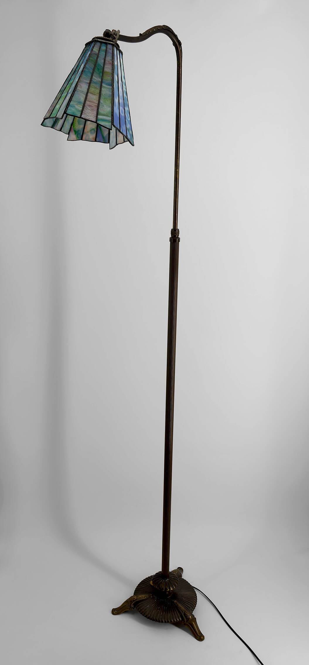 Art Deco reading lamp in bronze and stained glass – Circa 1920