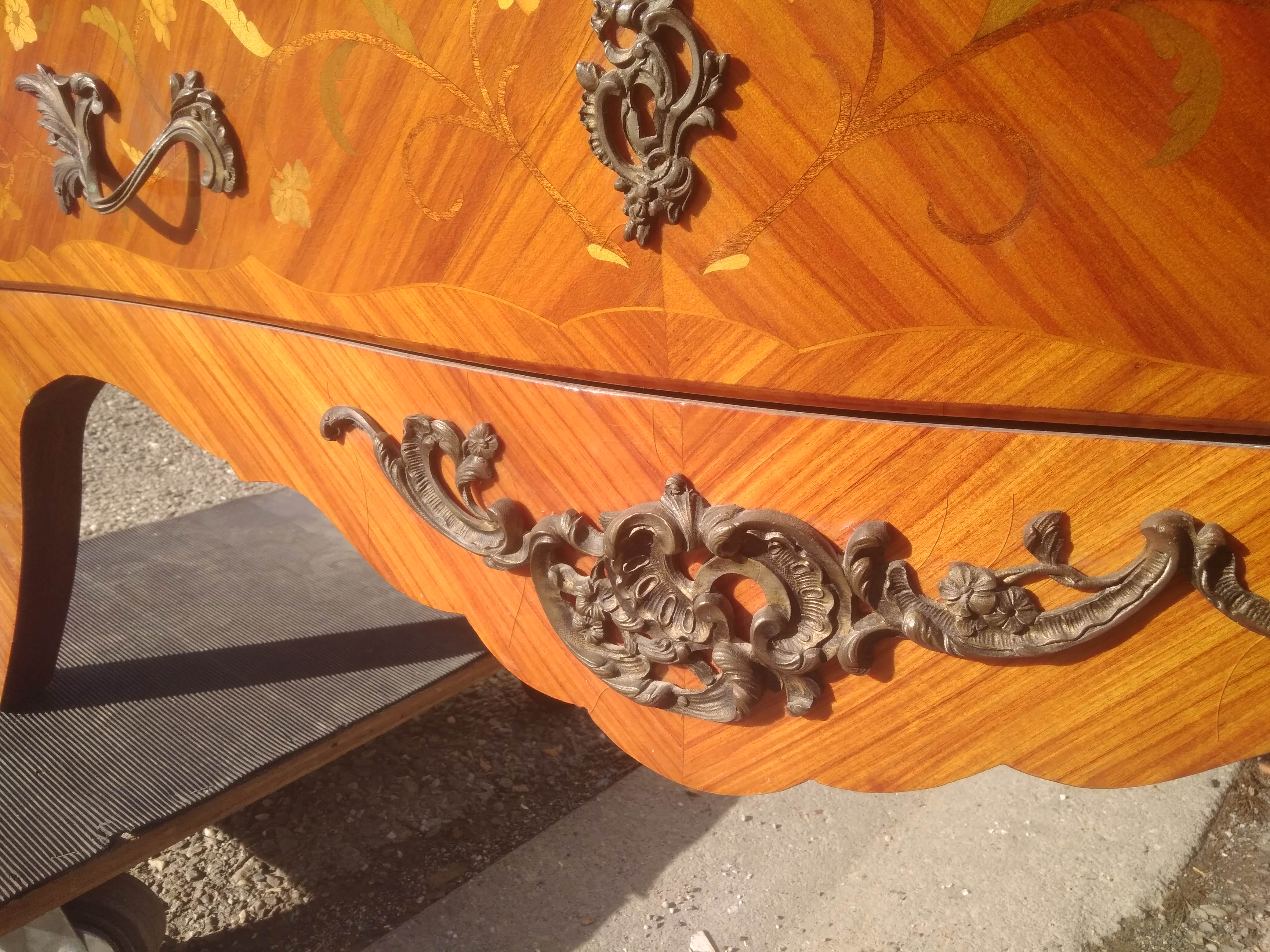 Curved 3-drawer Louis XV drawers from the 1950s