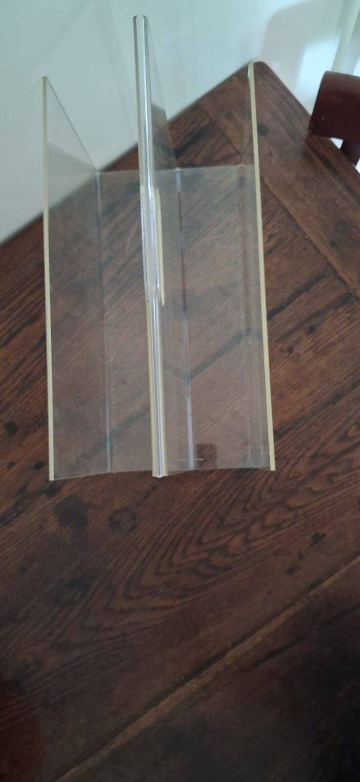Vintage magazine rack in transparent plexiglass from the 1970s.