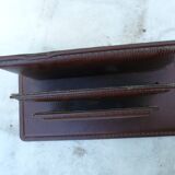 Mail holder in burgundy grained leather le tanneur