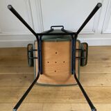 Chaise vintage à accoudoirs skaï vert