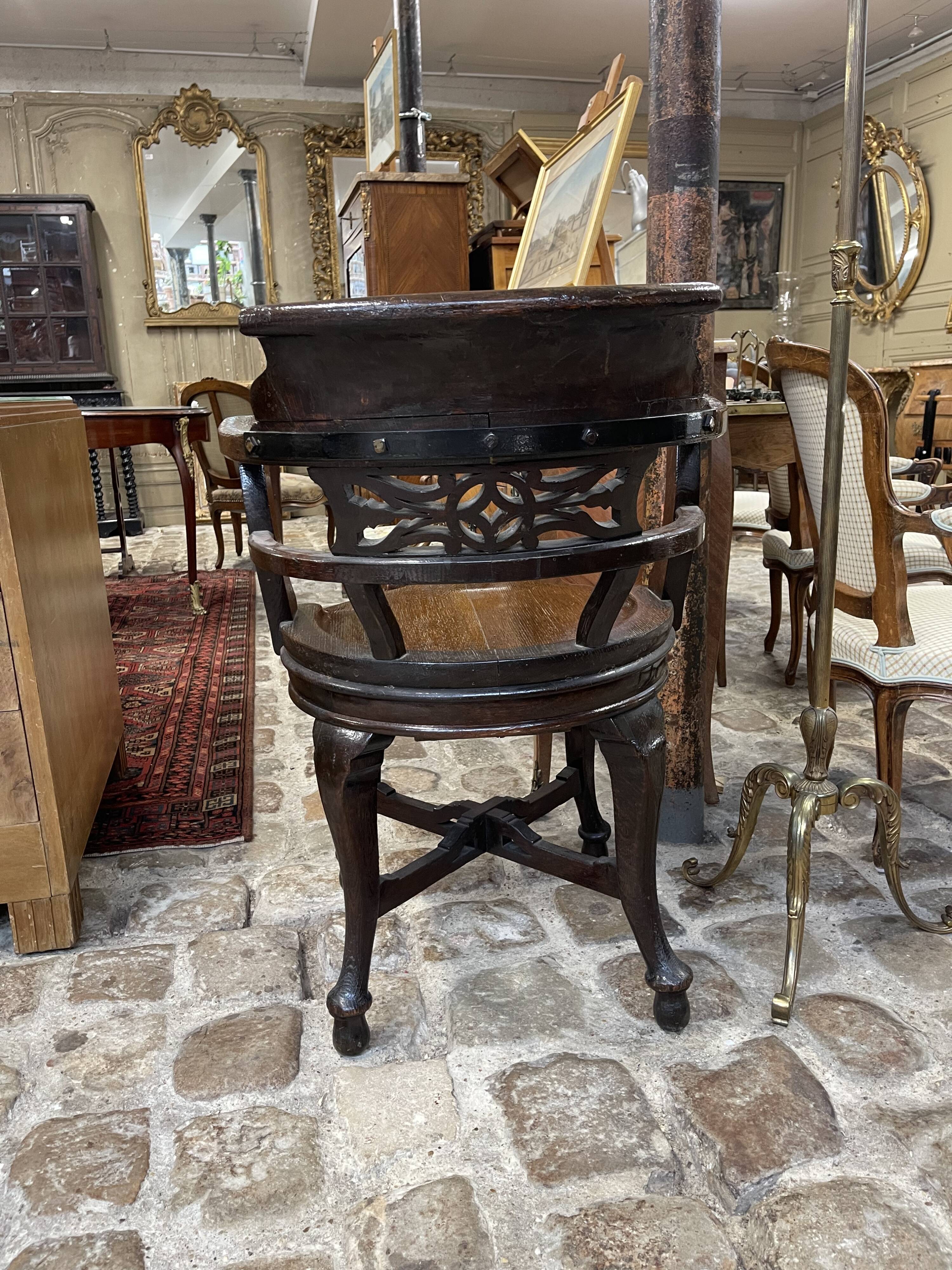 Edwardian swivel office chair in mahogany, 360° rotation.